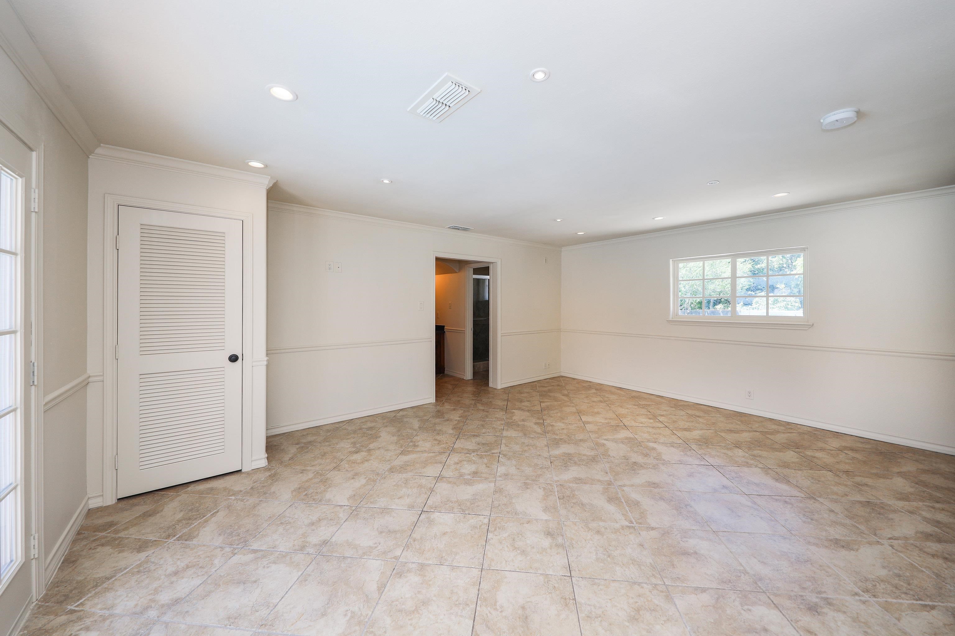 409 Longshadow Rd