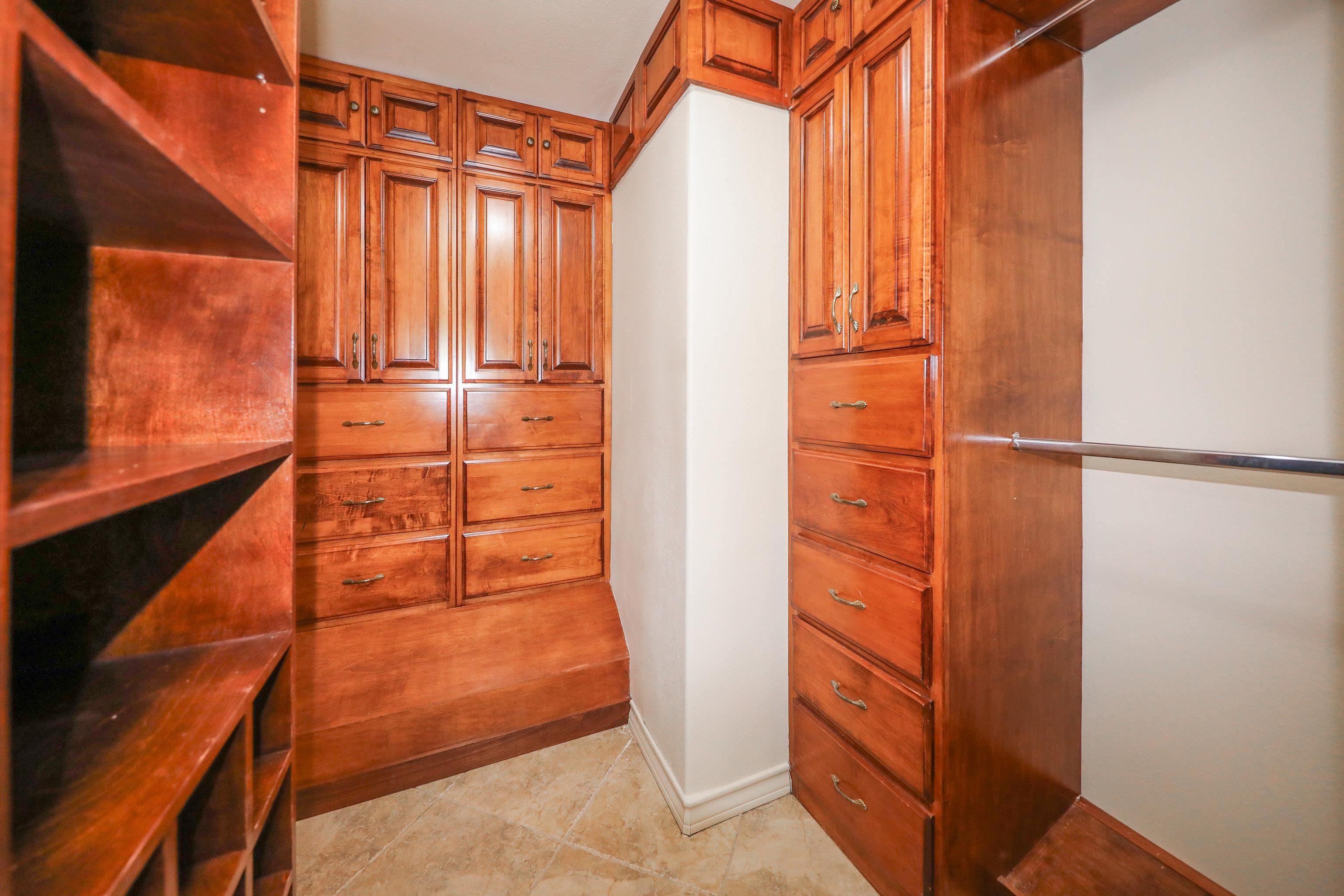 409 Longshadow Rd