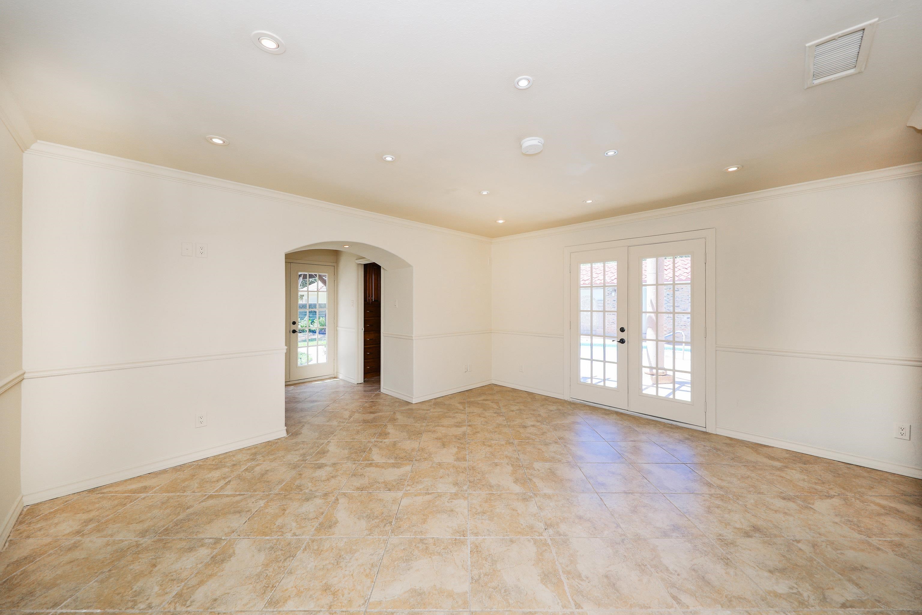 409 Longshadow Rd