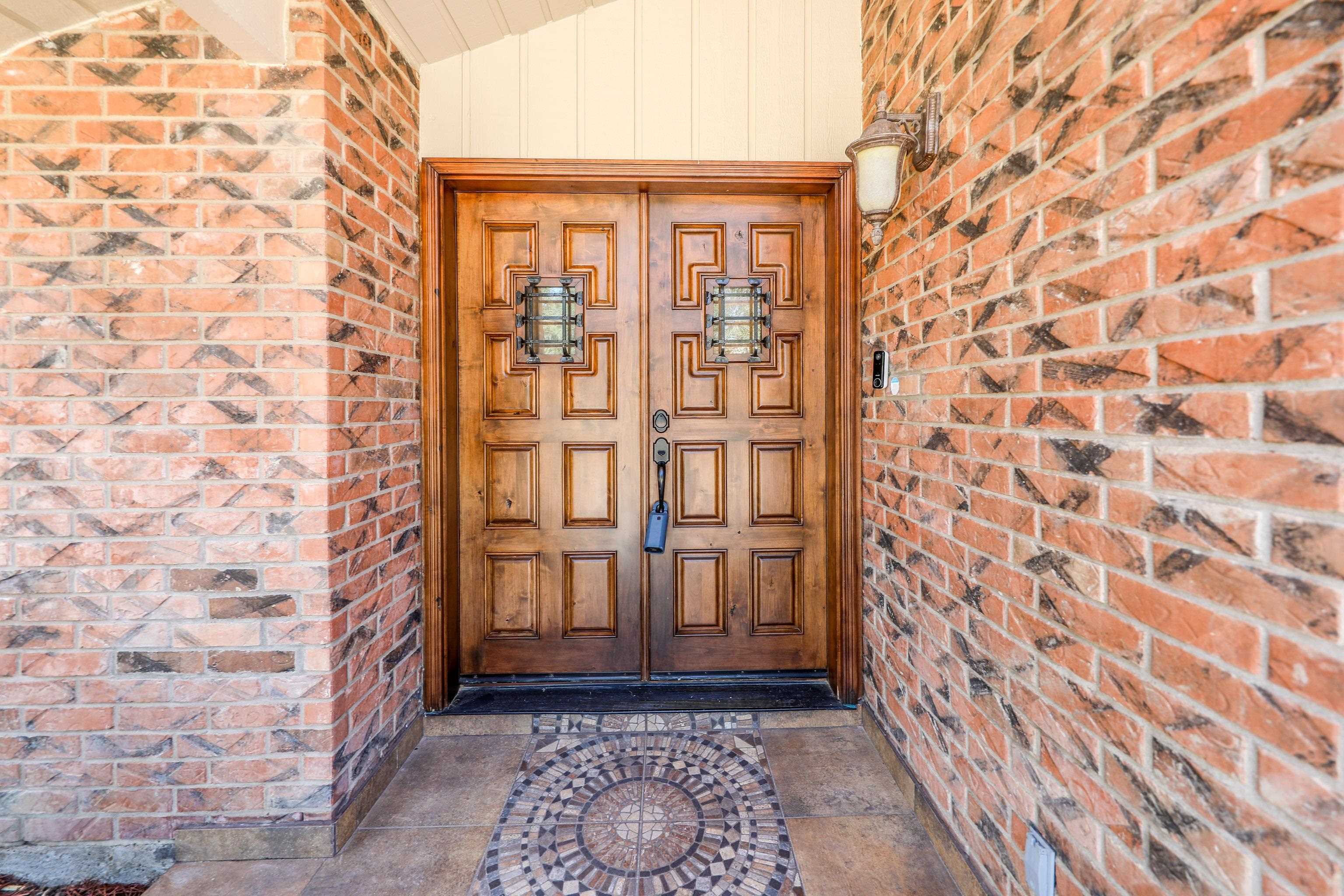 409 Longshadow Rd
