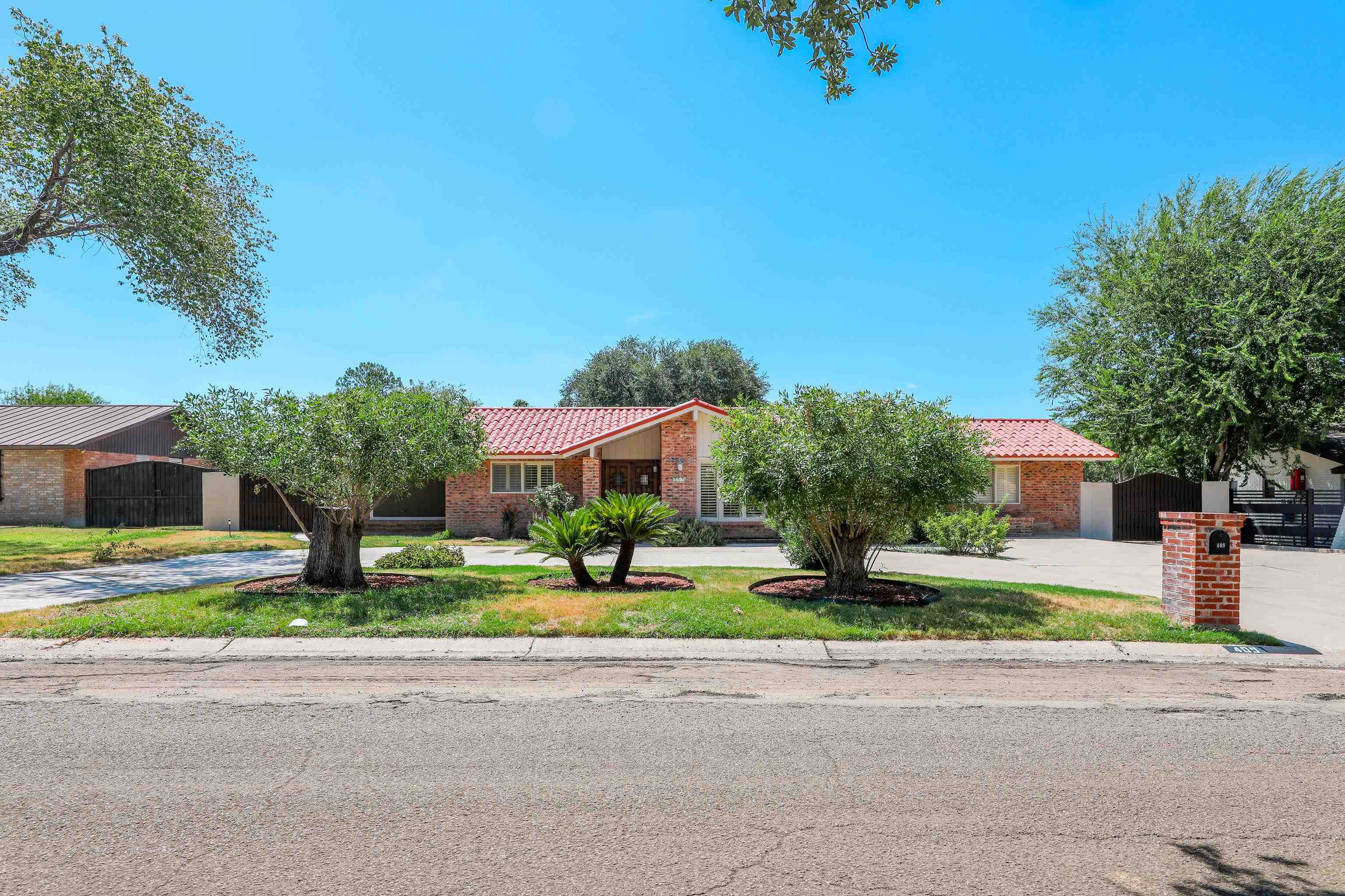 409 Longshadow Rd
