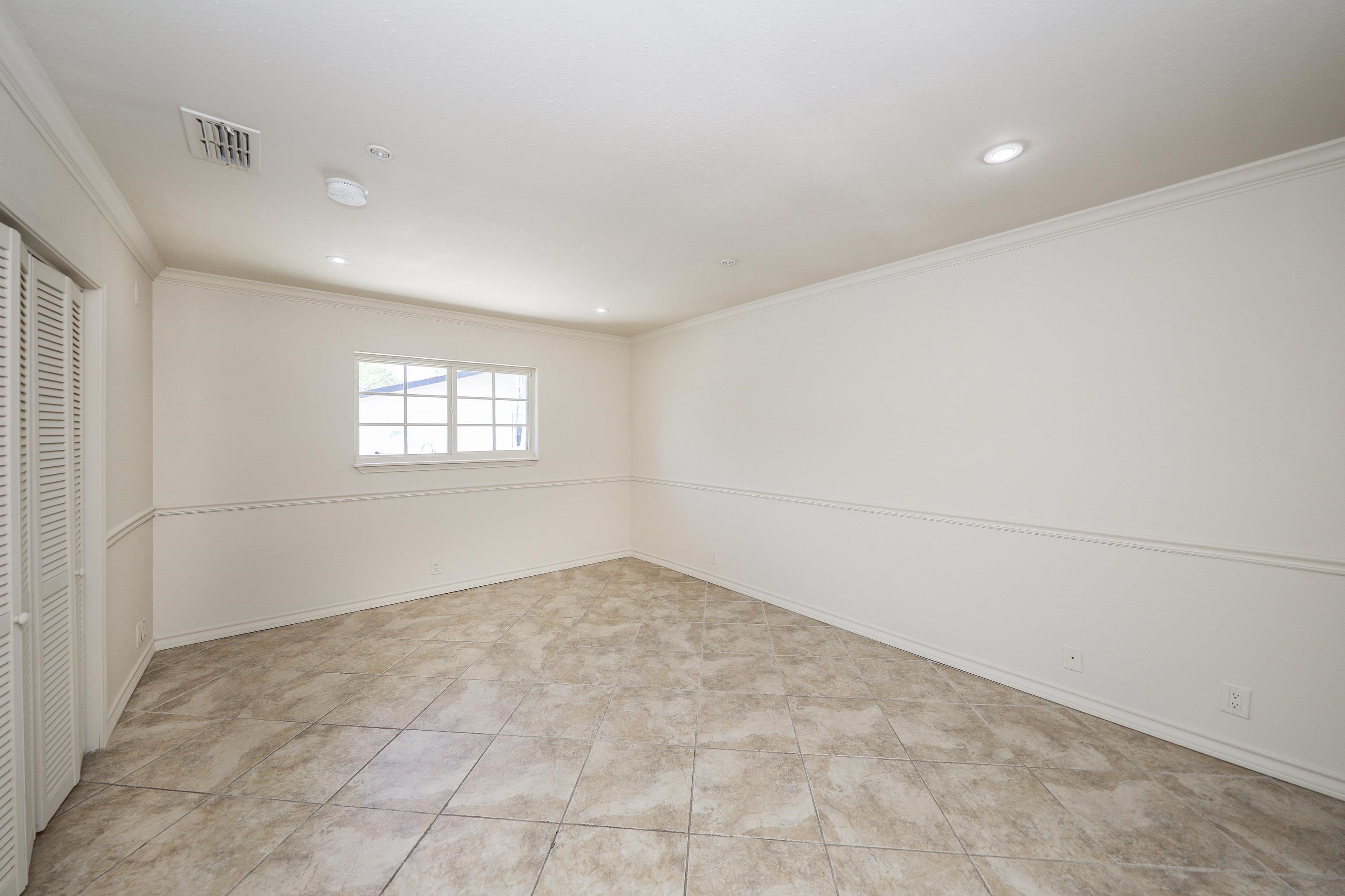 409 Longshadow Rd