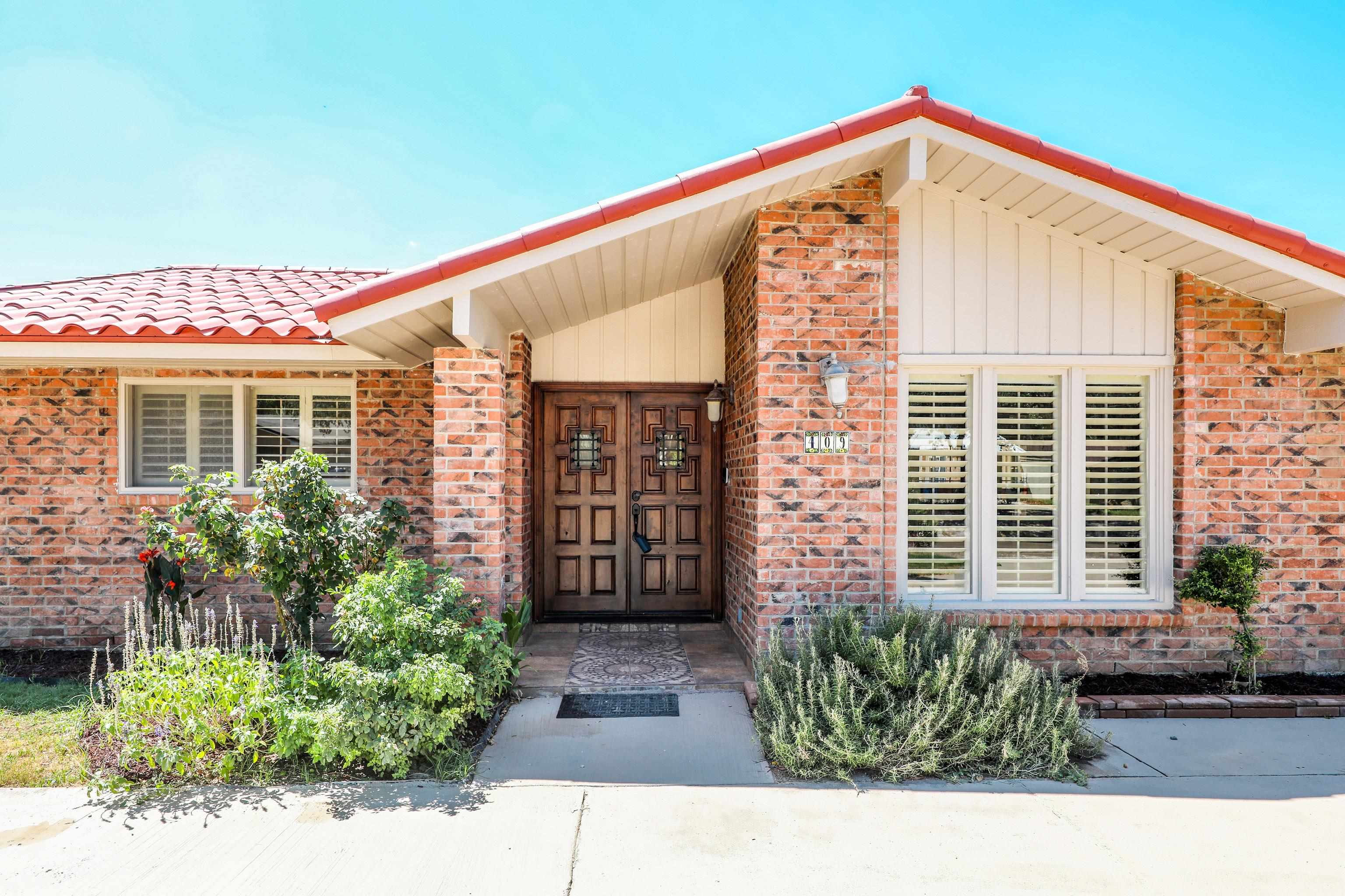 409 Longshadow Rd