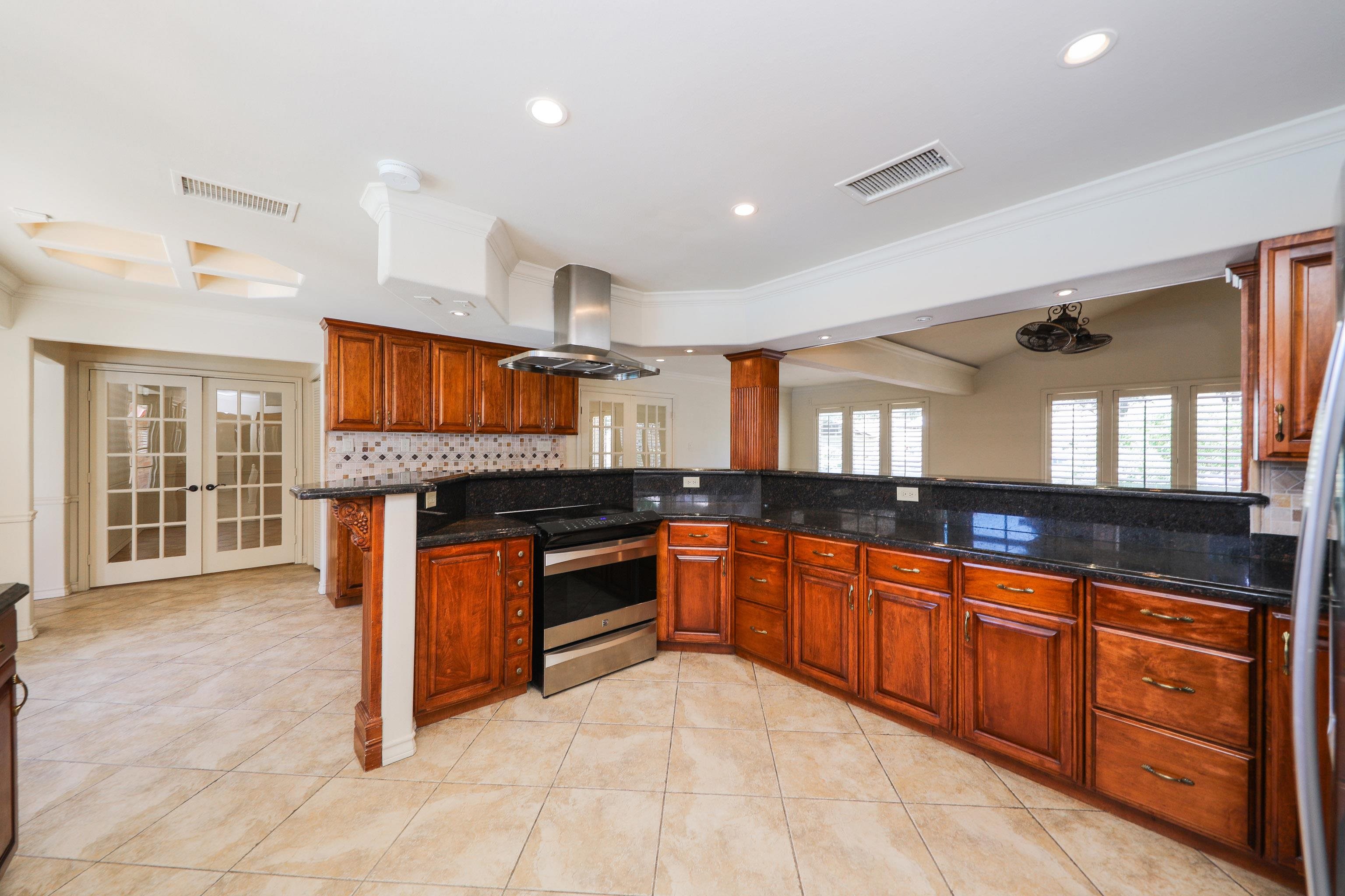 409 Longshadow Rd