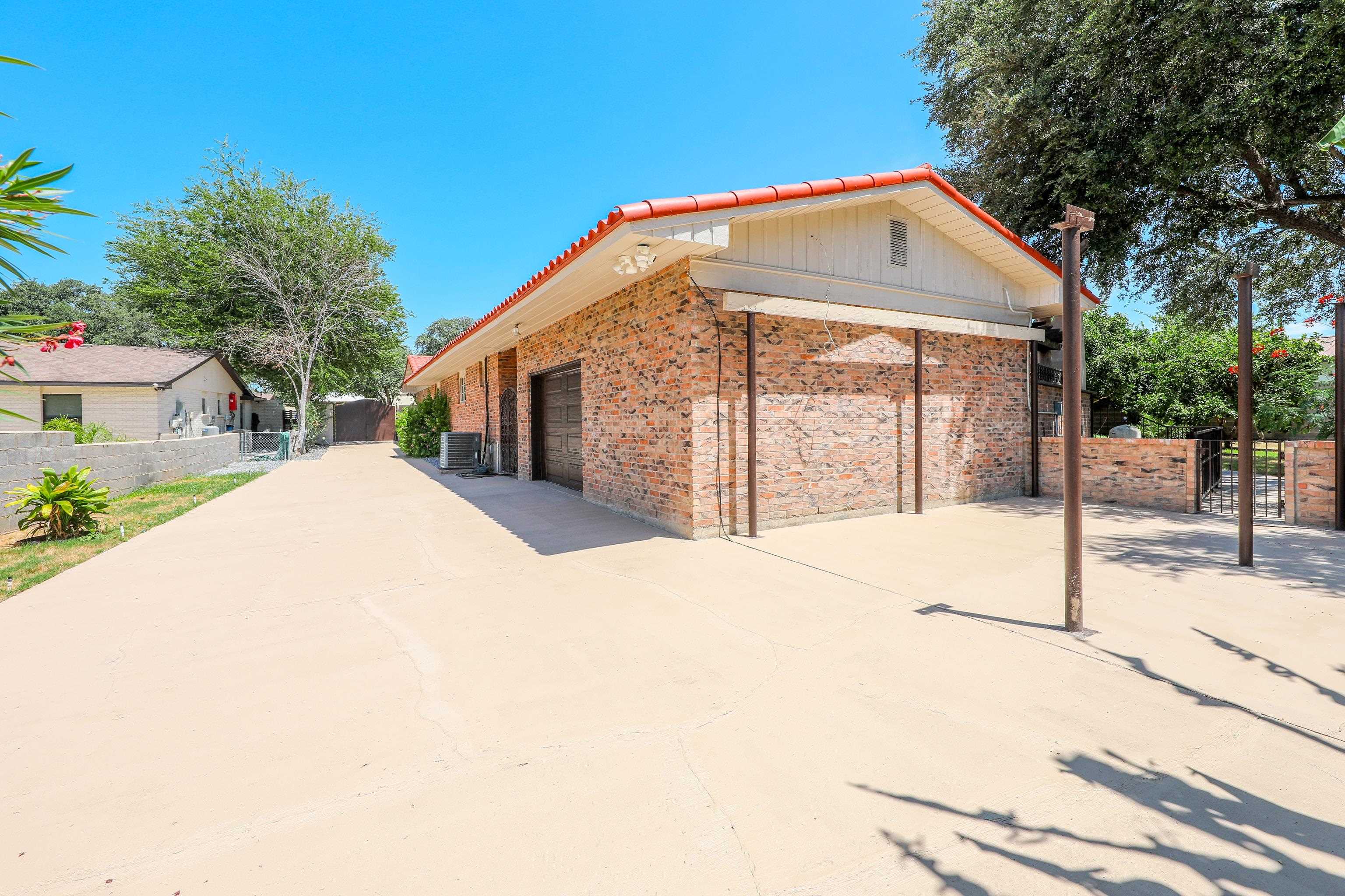 409 Longshadow Rd
