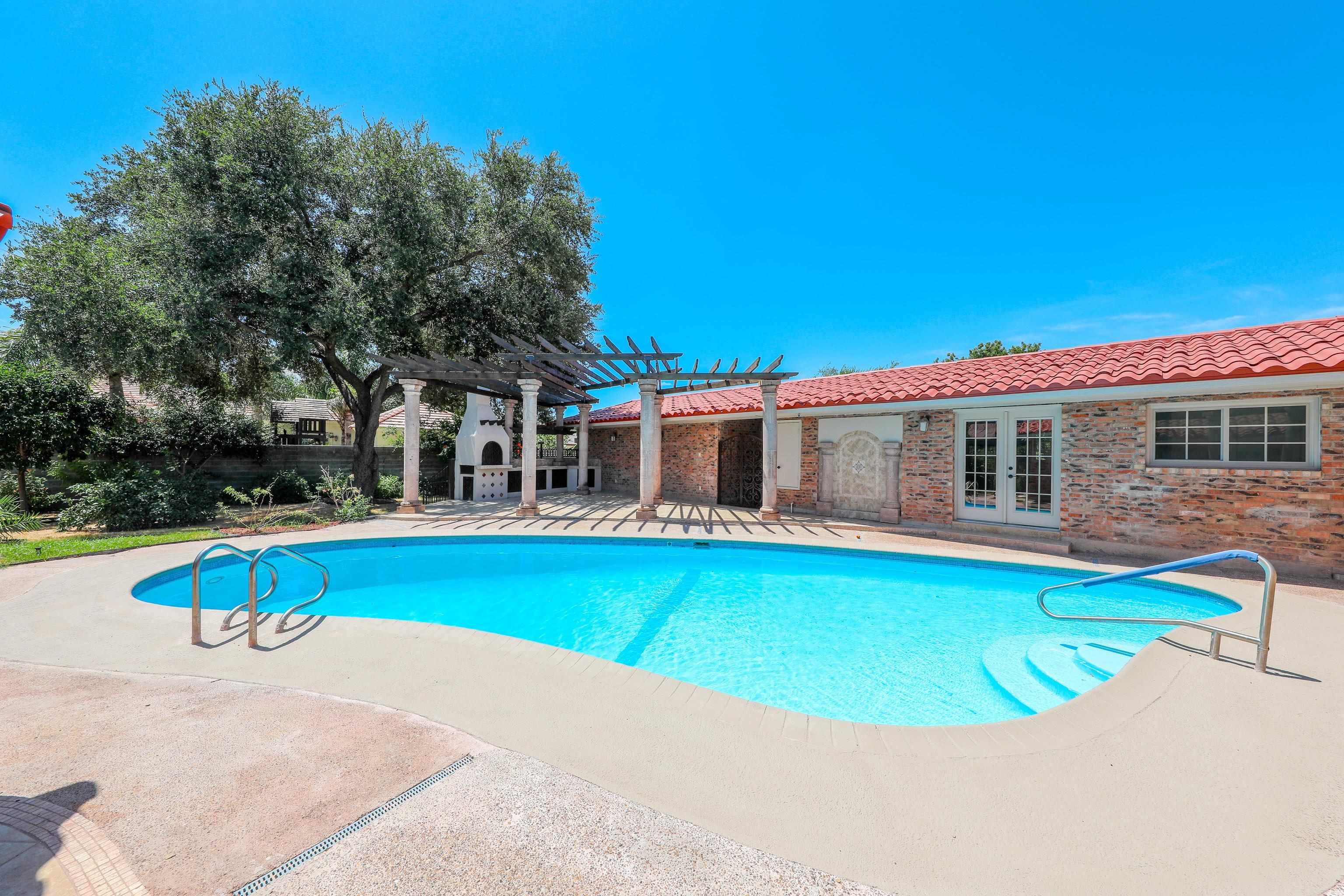 409 Longshadow Rd