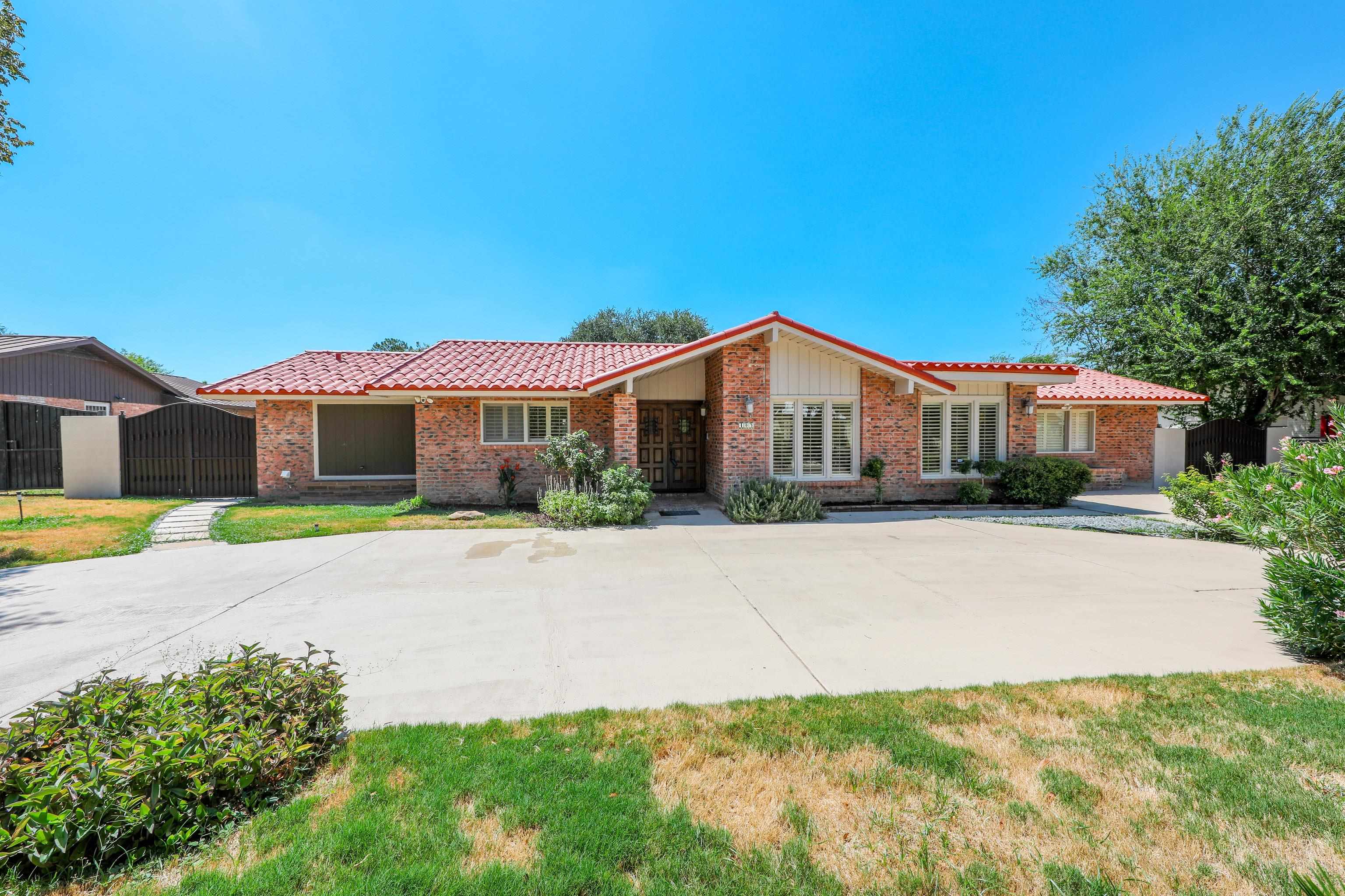409 Longshadow Rd
