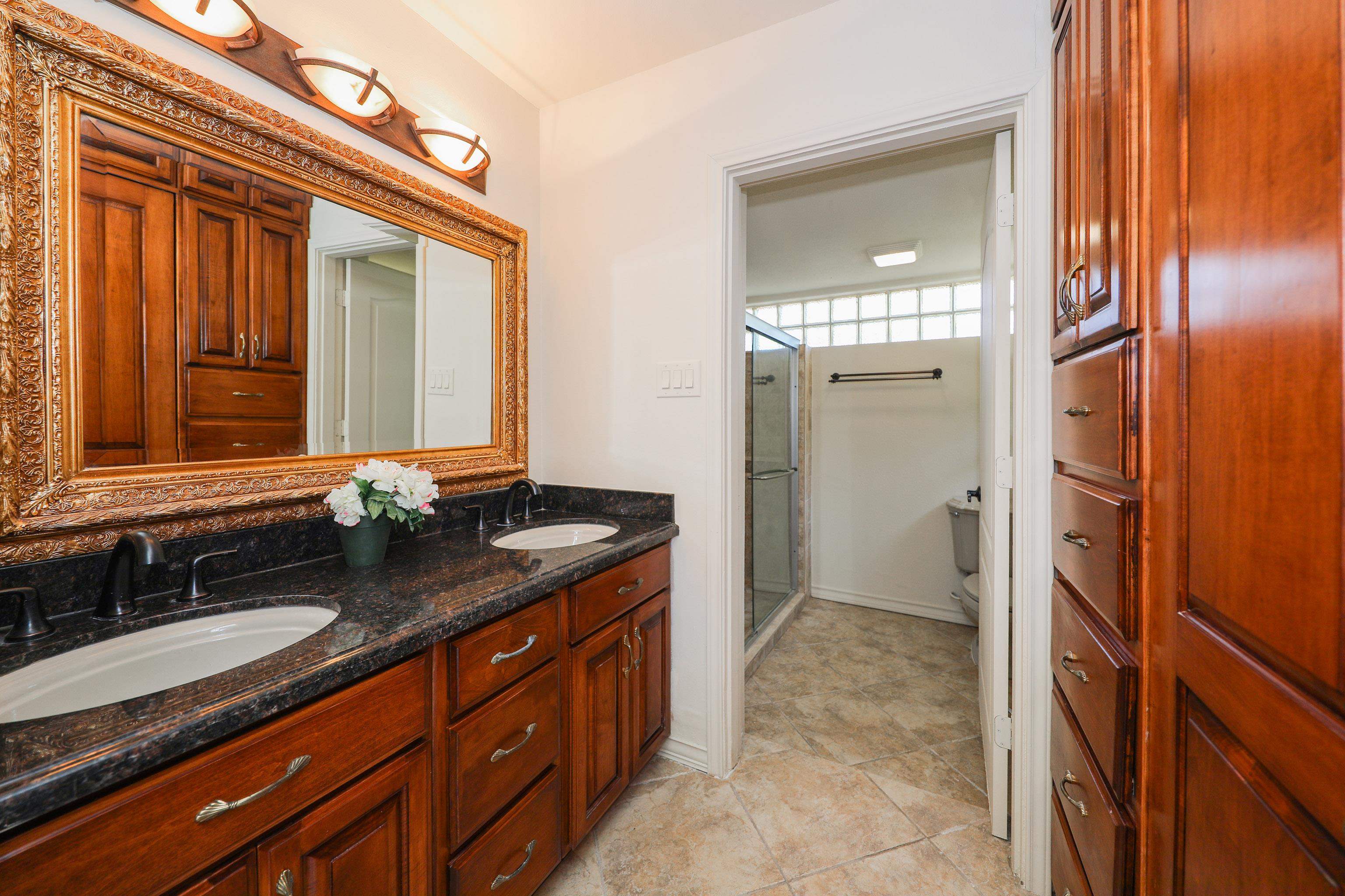 409 Longshadow Rd