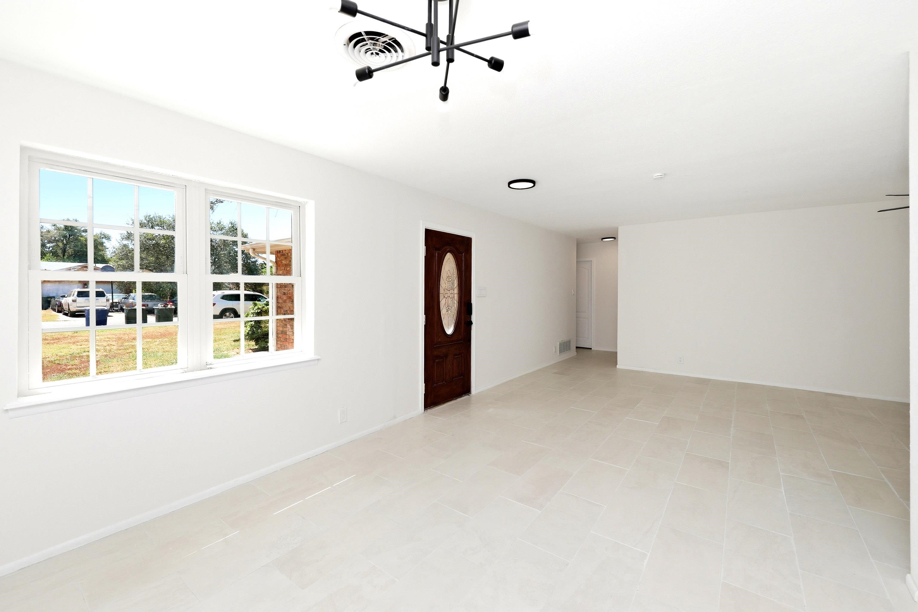 704 Sesame Ln
