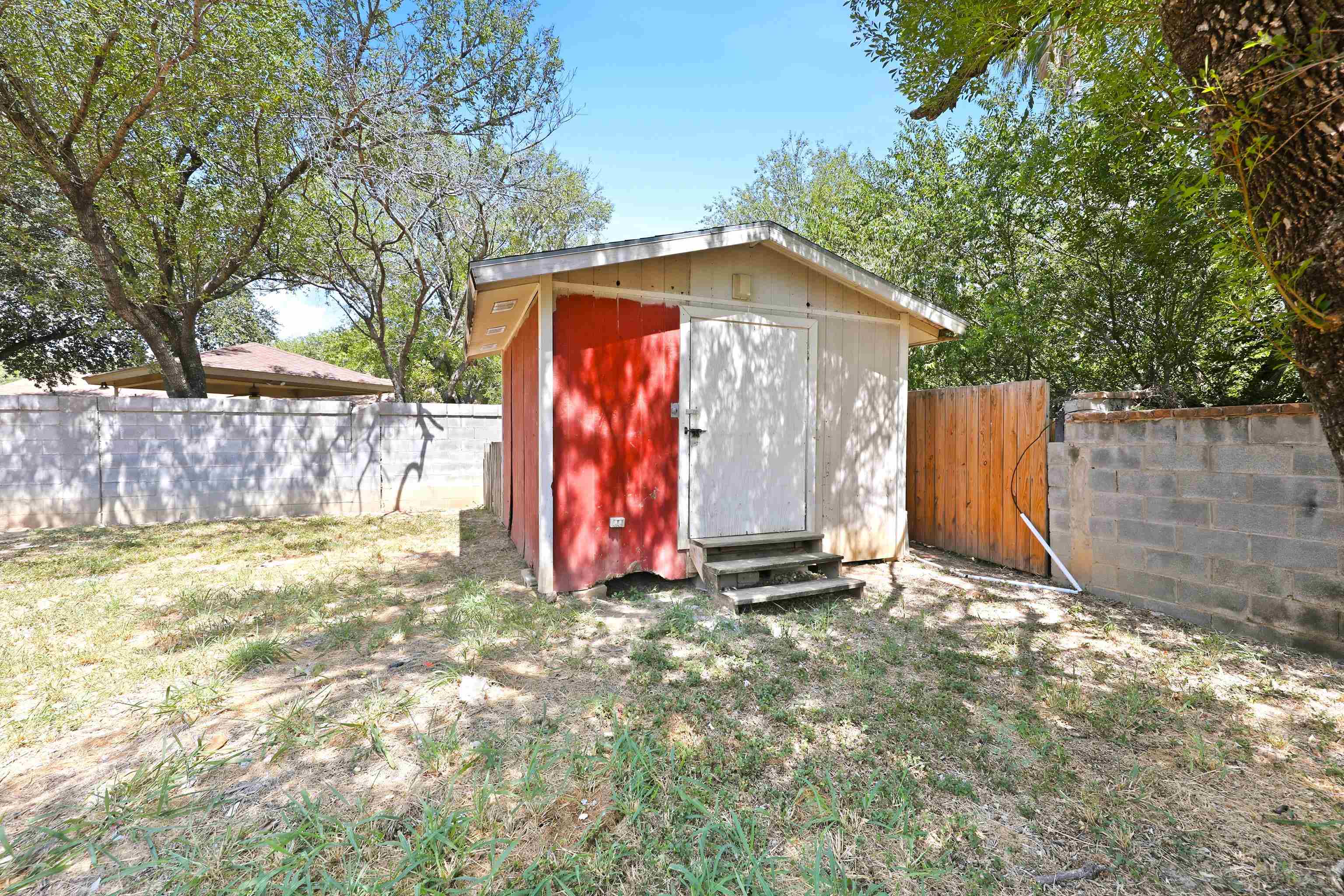 704 Sesame Ln