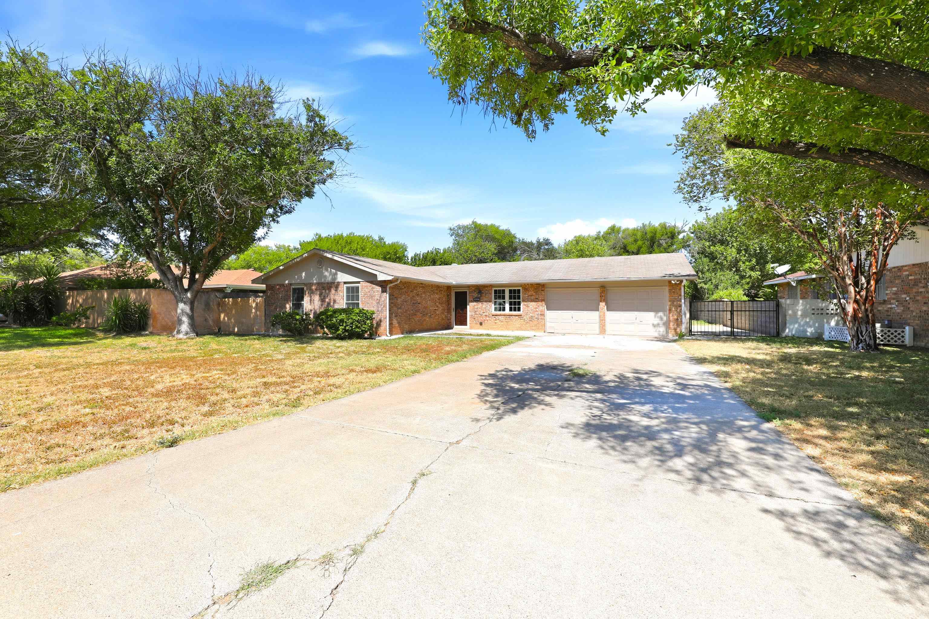 704 Sesame Ln