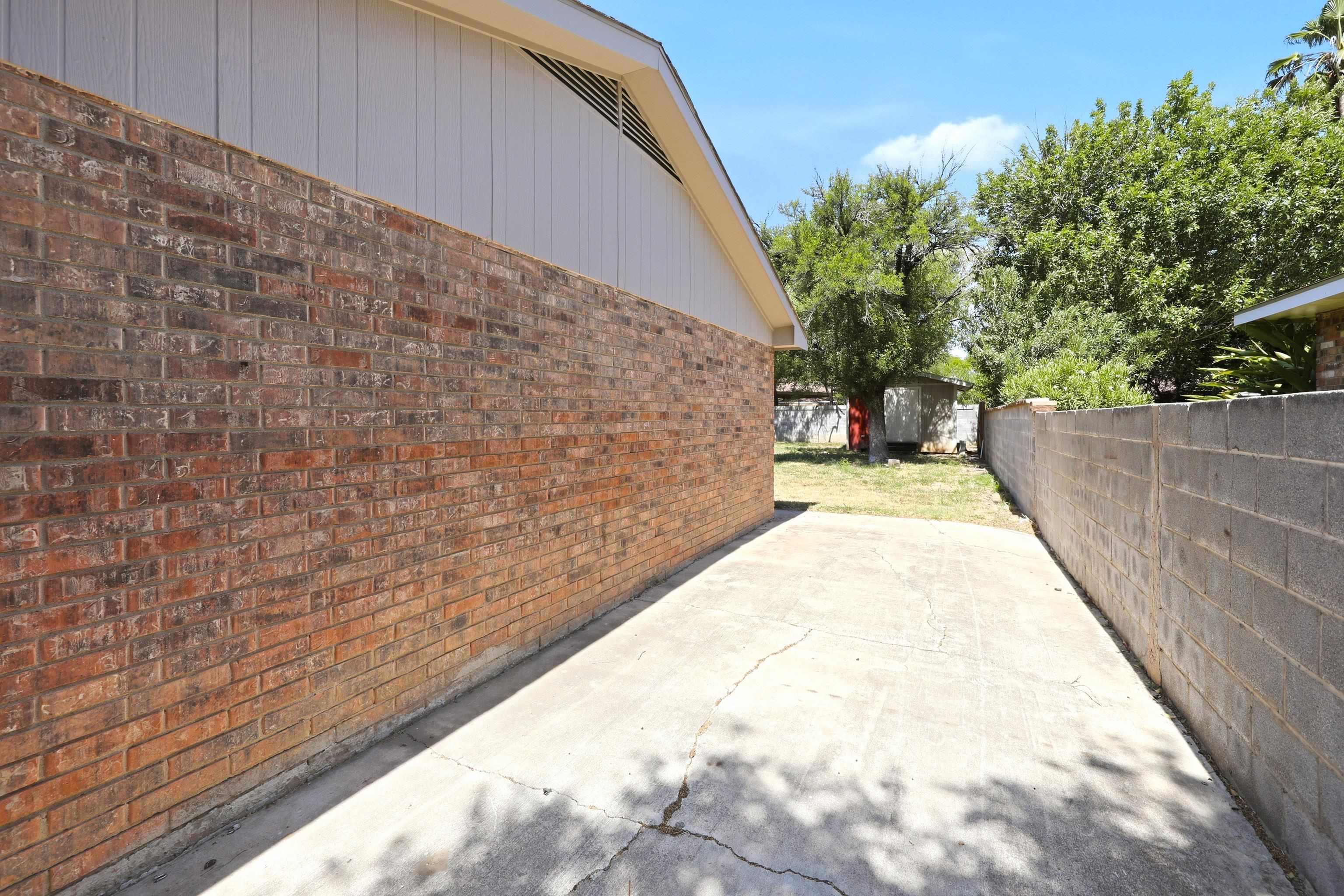 704 Sesame Ln