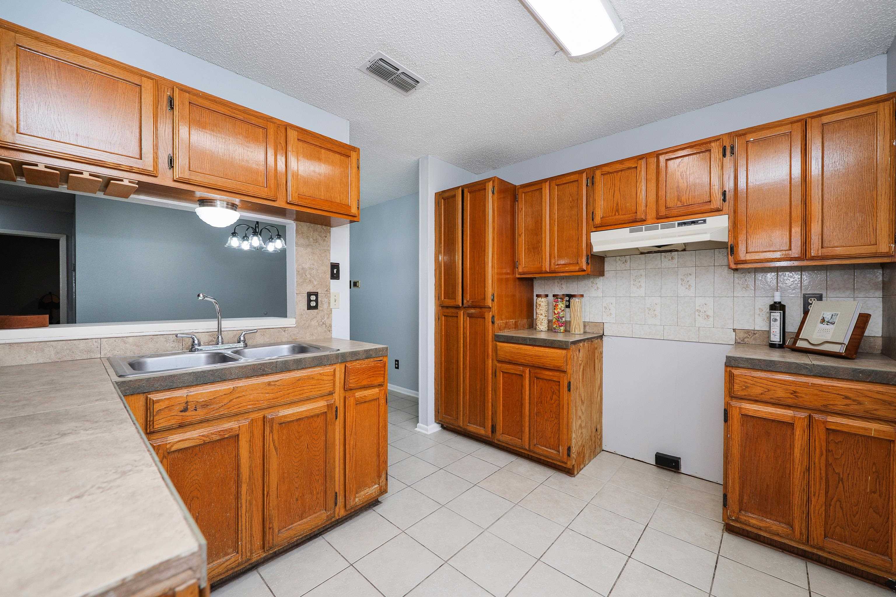 105 Hidden Ln