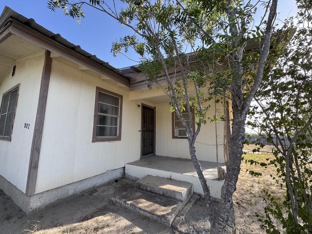 802 Fresno St.