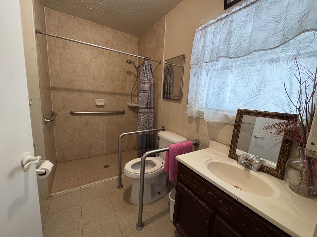 802 Fresno St.
