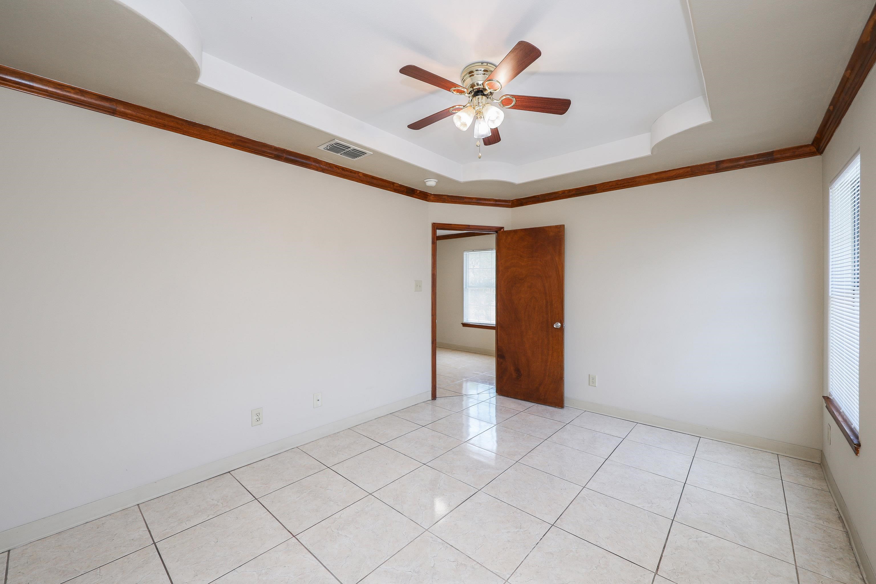 2704 San Agustin Ave Unit: 2