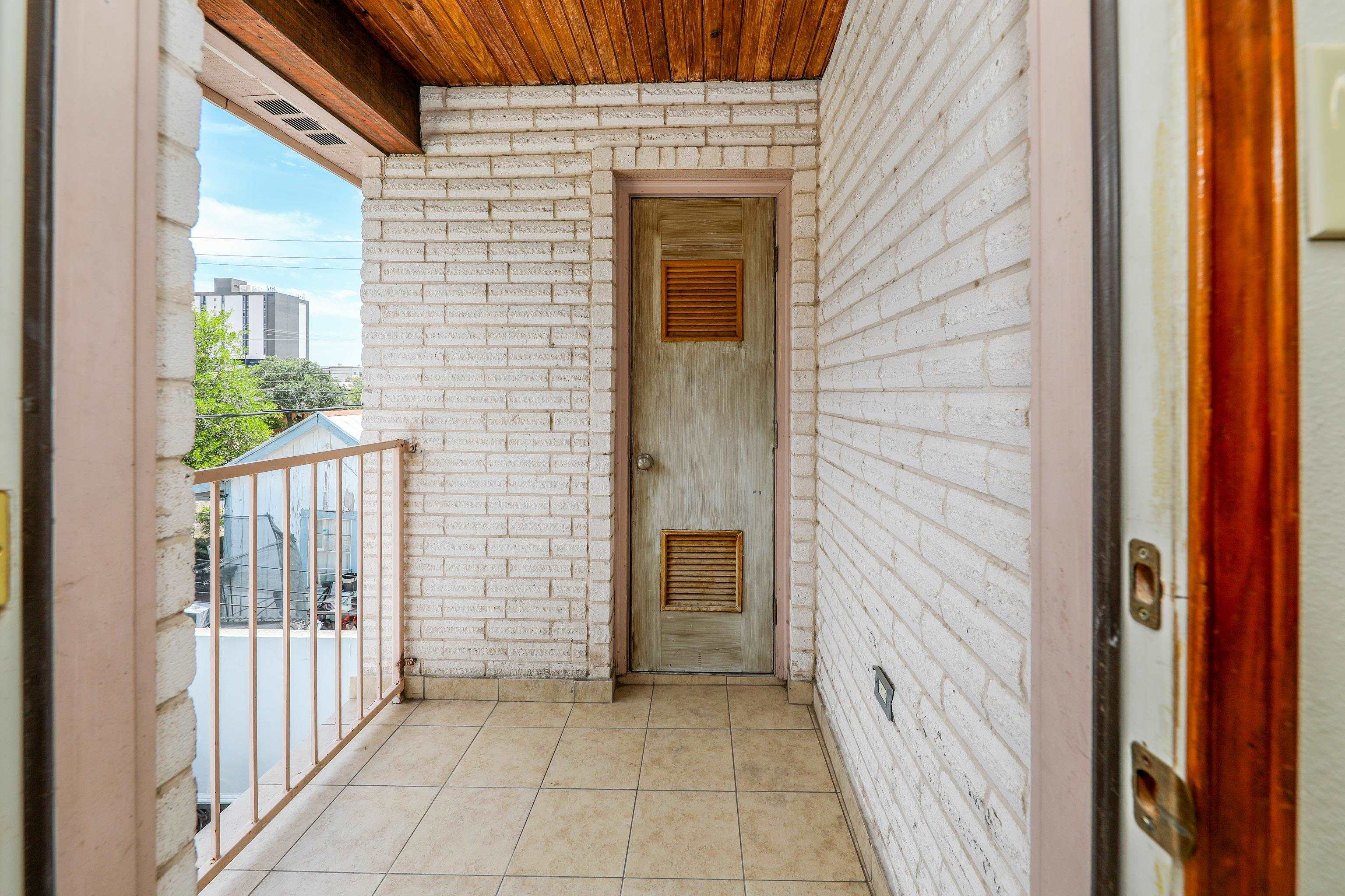 2704 San Agustin Ave Unit: 2