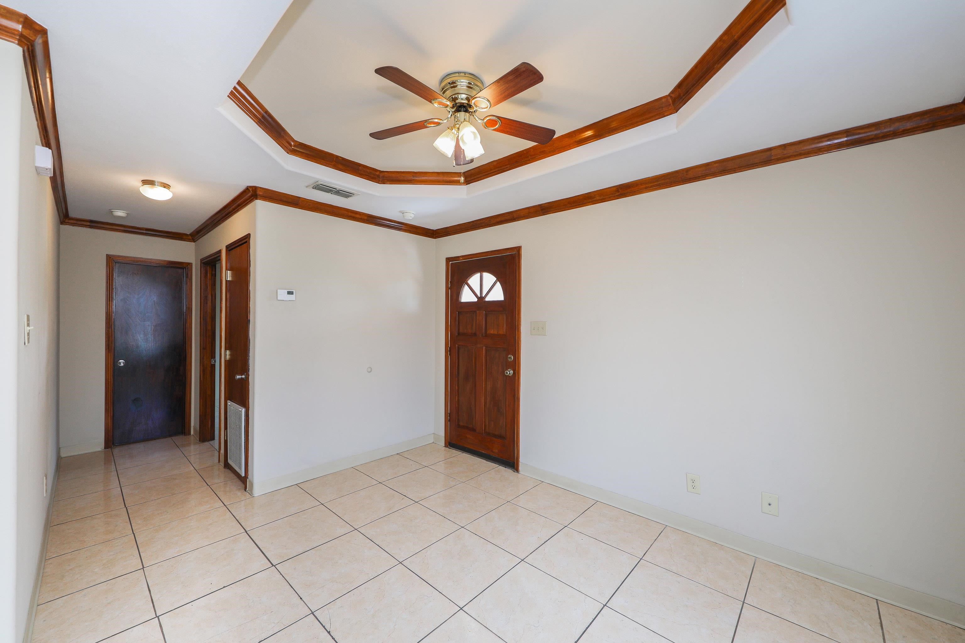 2704 San Agustin Ave Unit: 2
