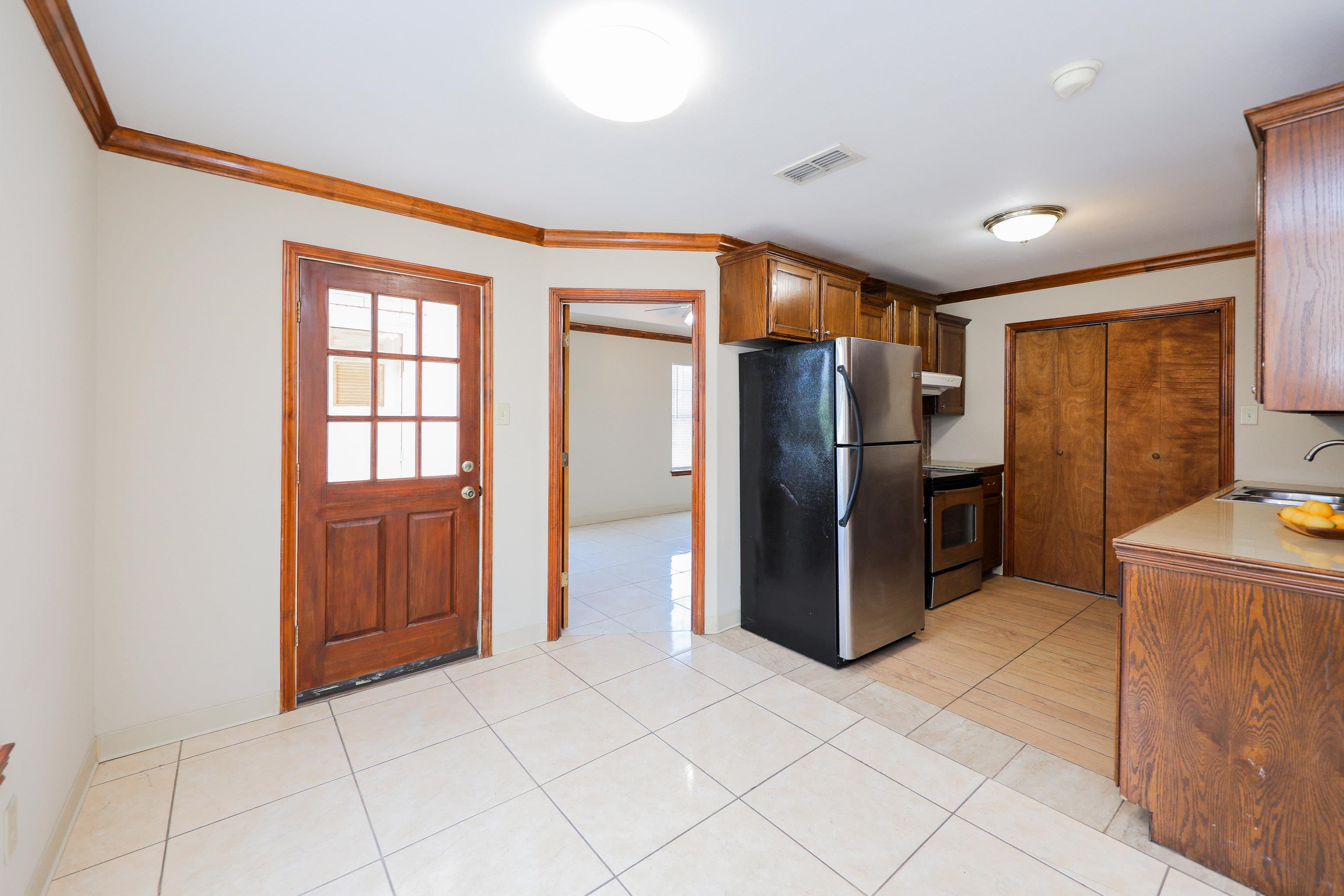 2704 San Agustin Ave Unit: 2
