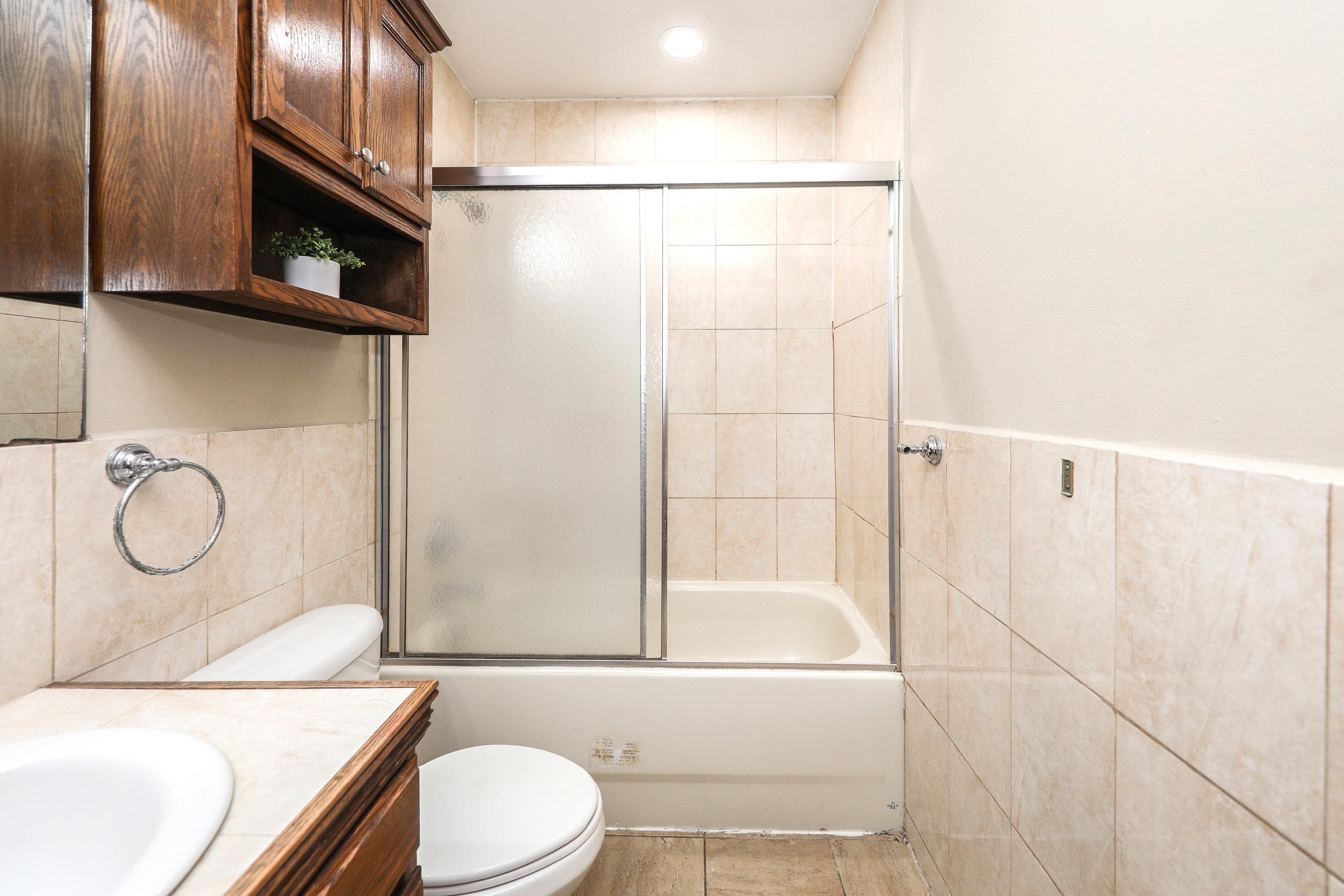2704 San Agustin Ave Unit: 2