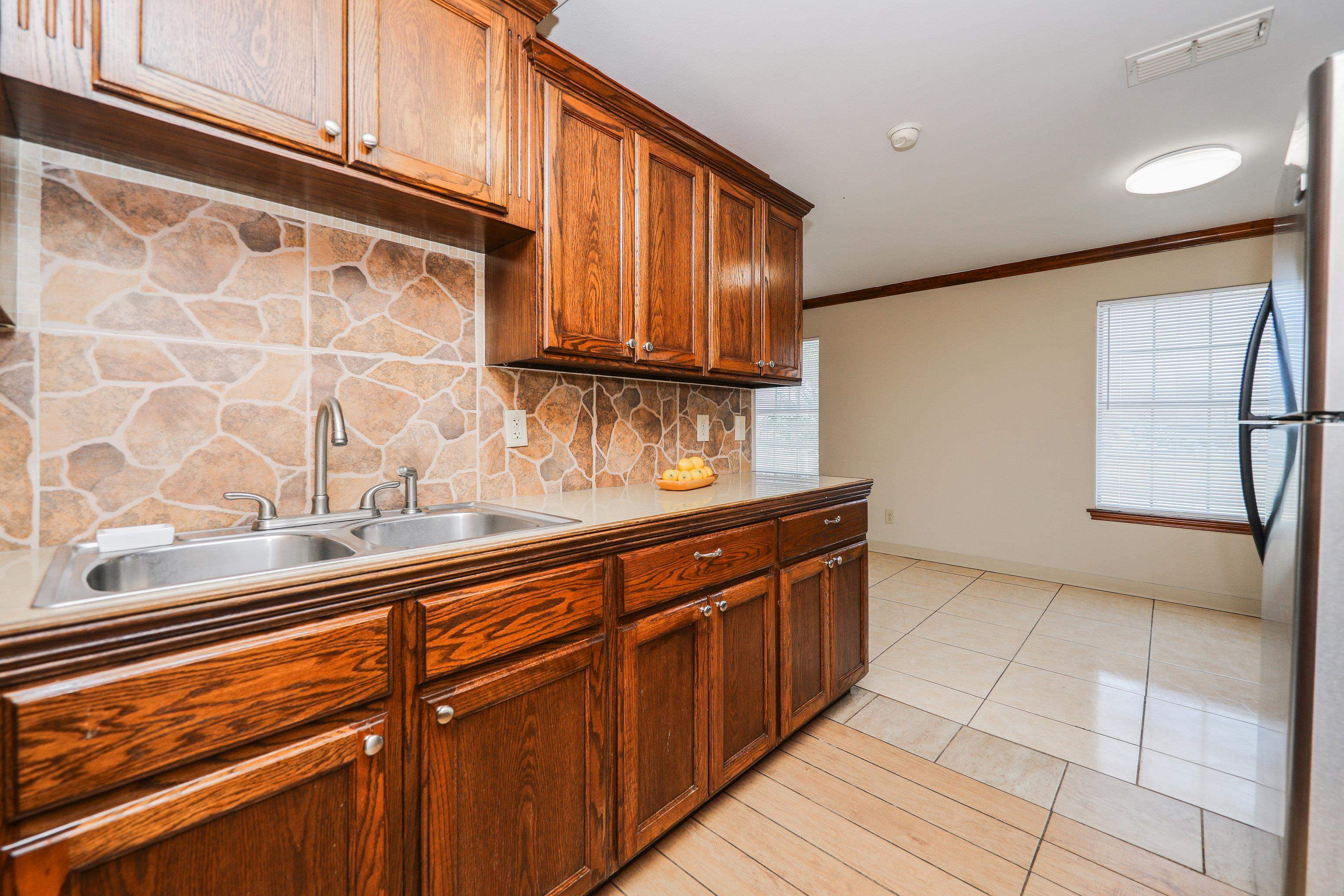 2704 San Agustin Ave Unit: 2
