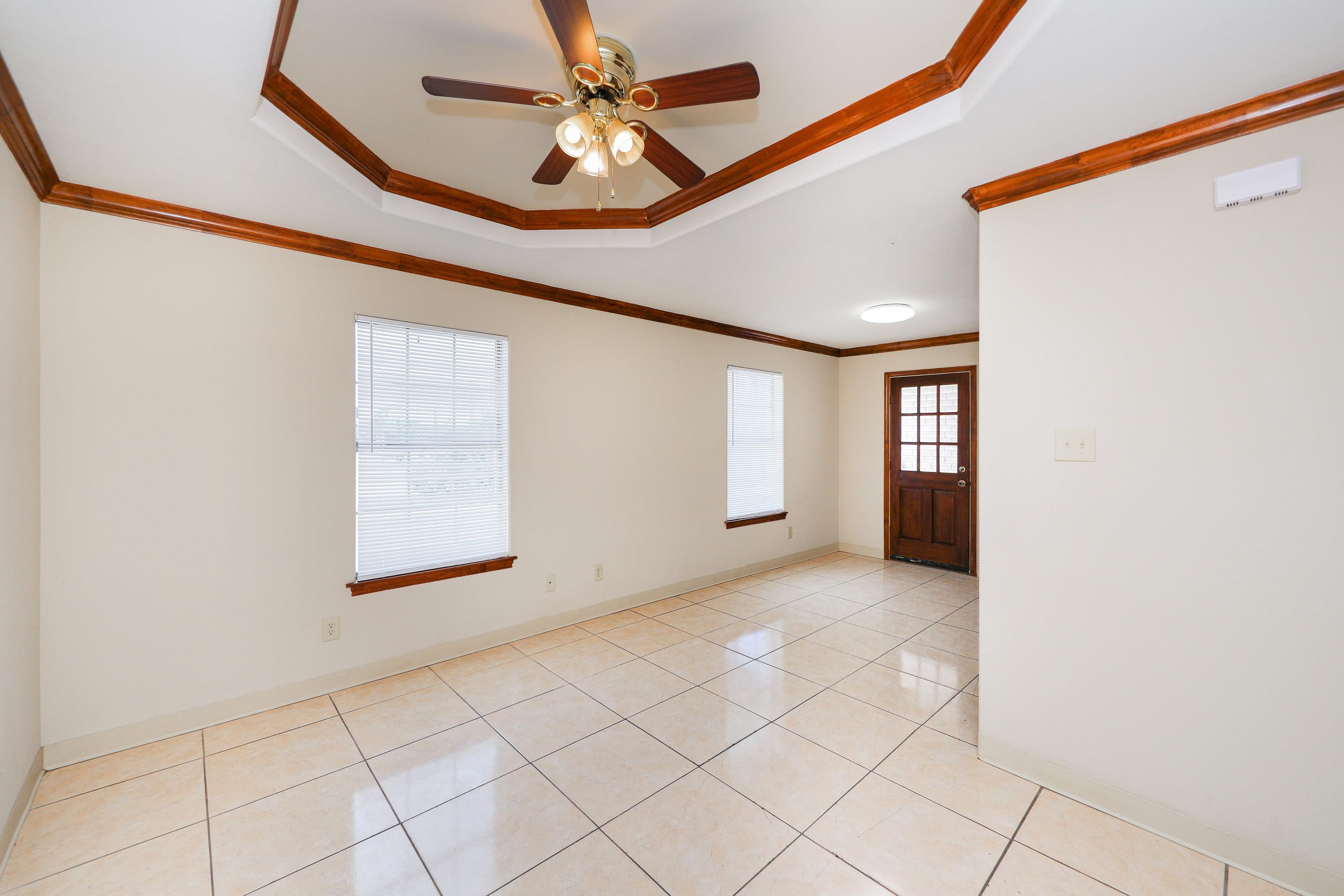 2704 San Agustin Ave Unit: 2