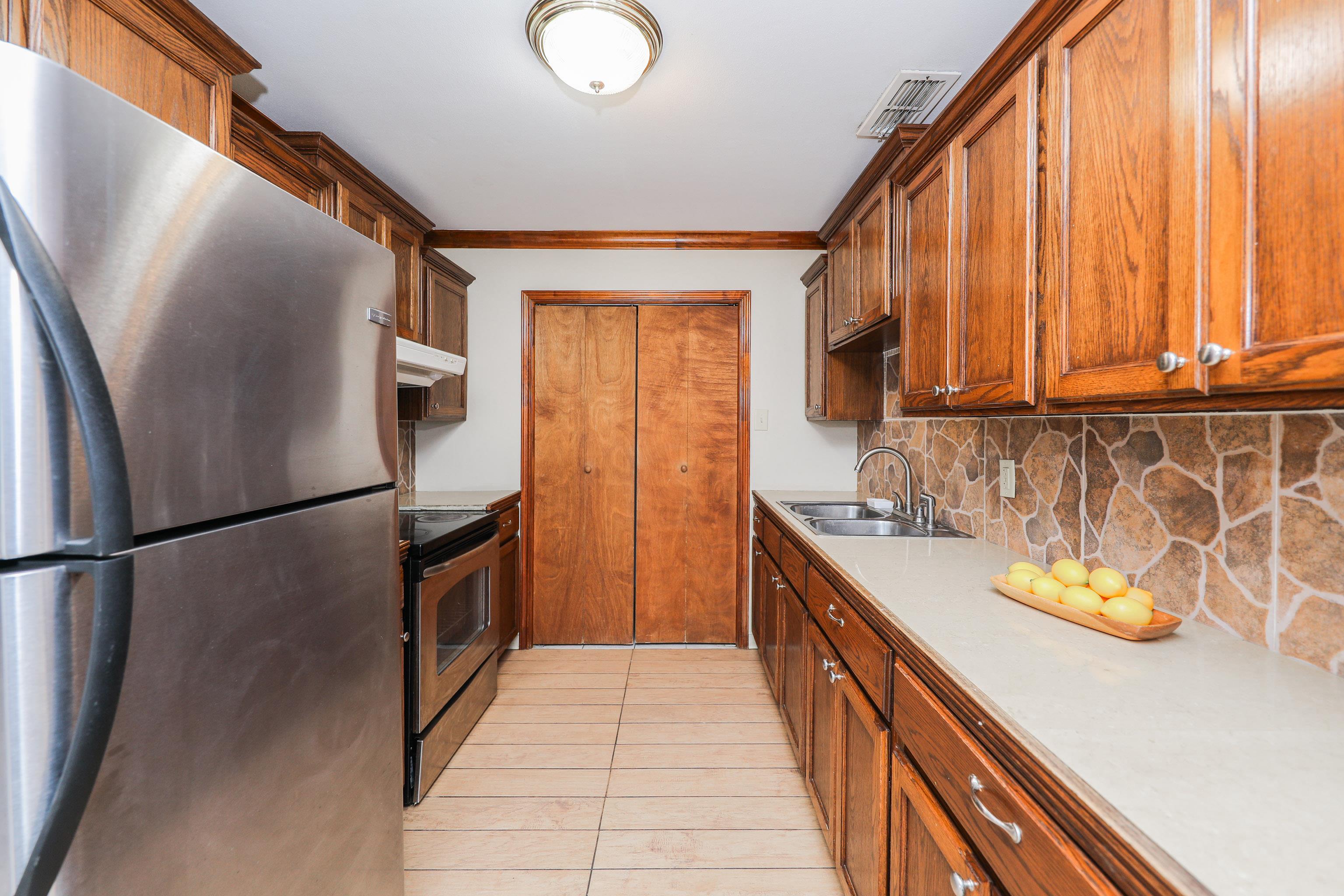 2704 San Agustin Ave Unit: 2