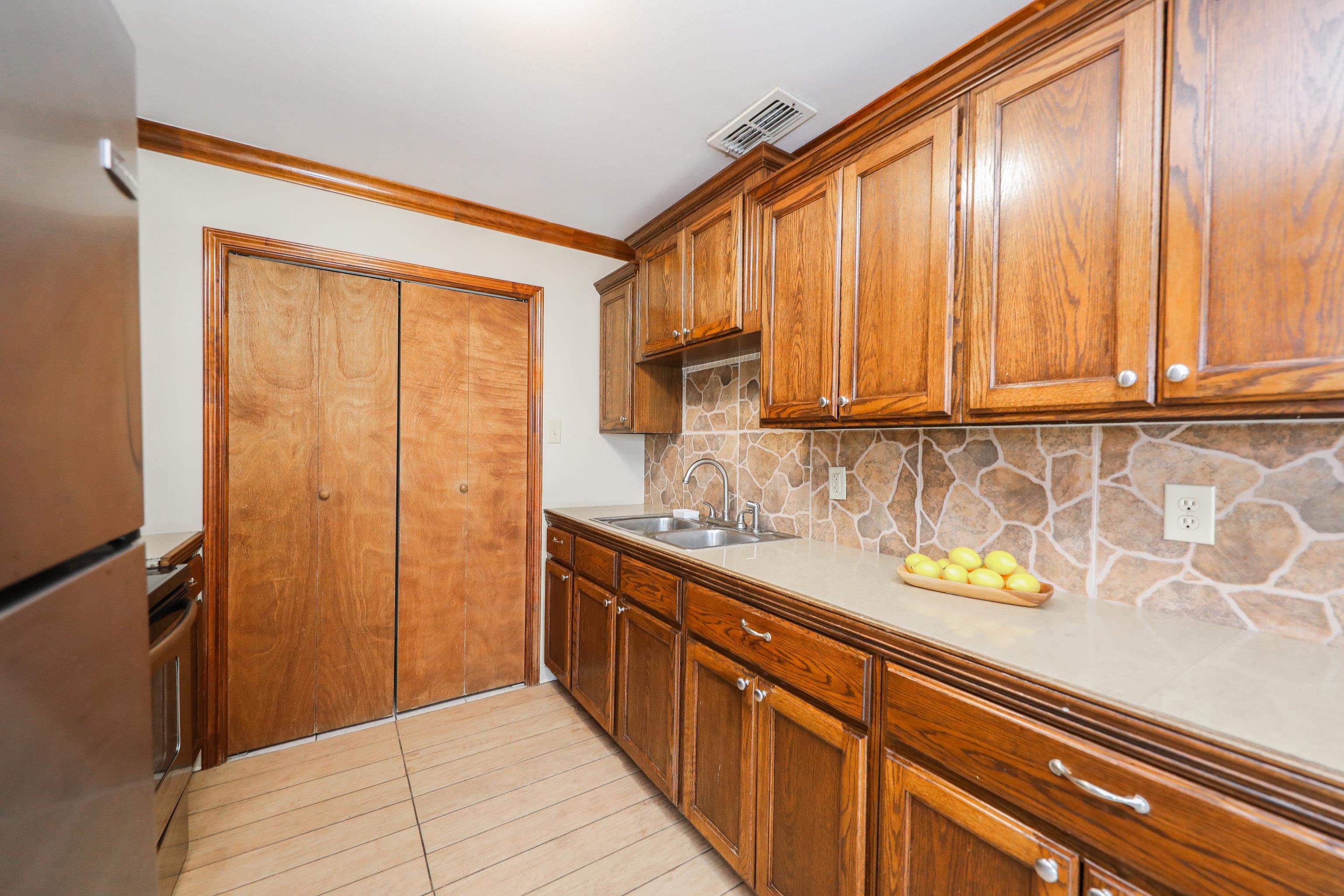 2704 San Agustin Ave Unit: 2