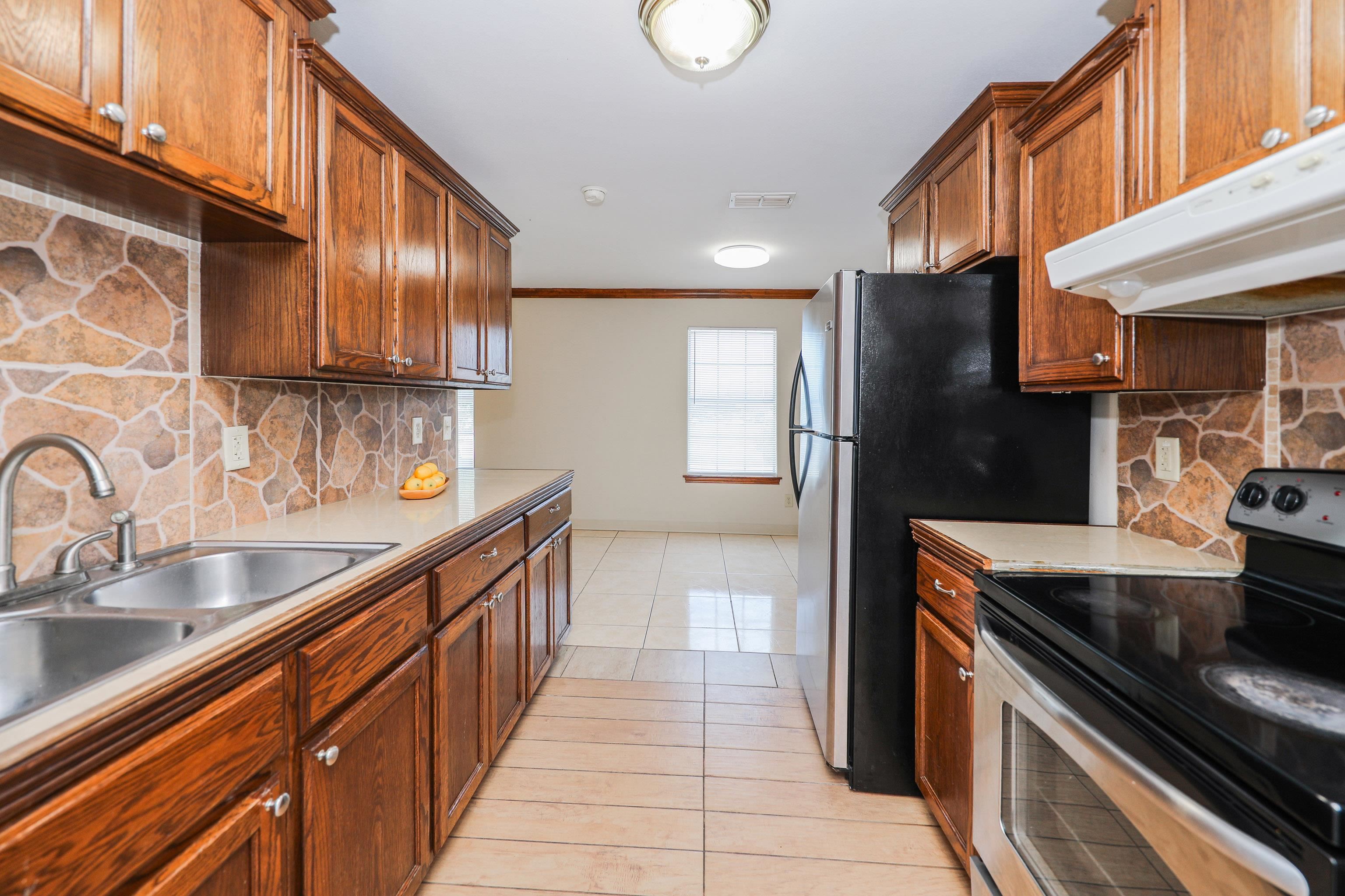 2704 San Agustin Ave Unit: 2