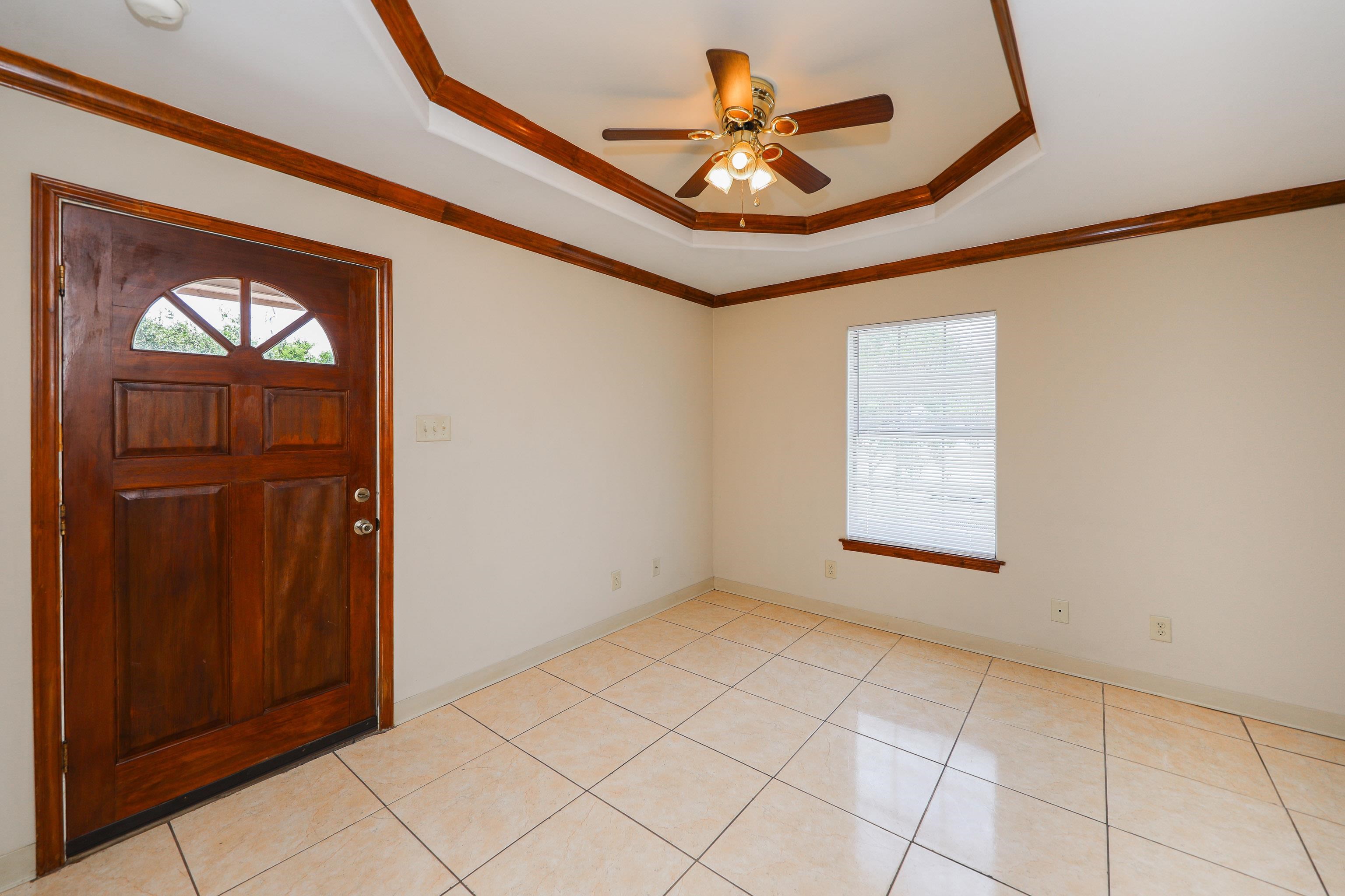 2704 San Agustin Ave Unit: 2