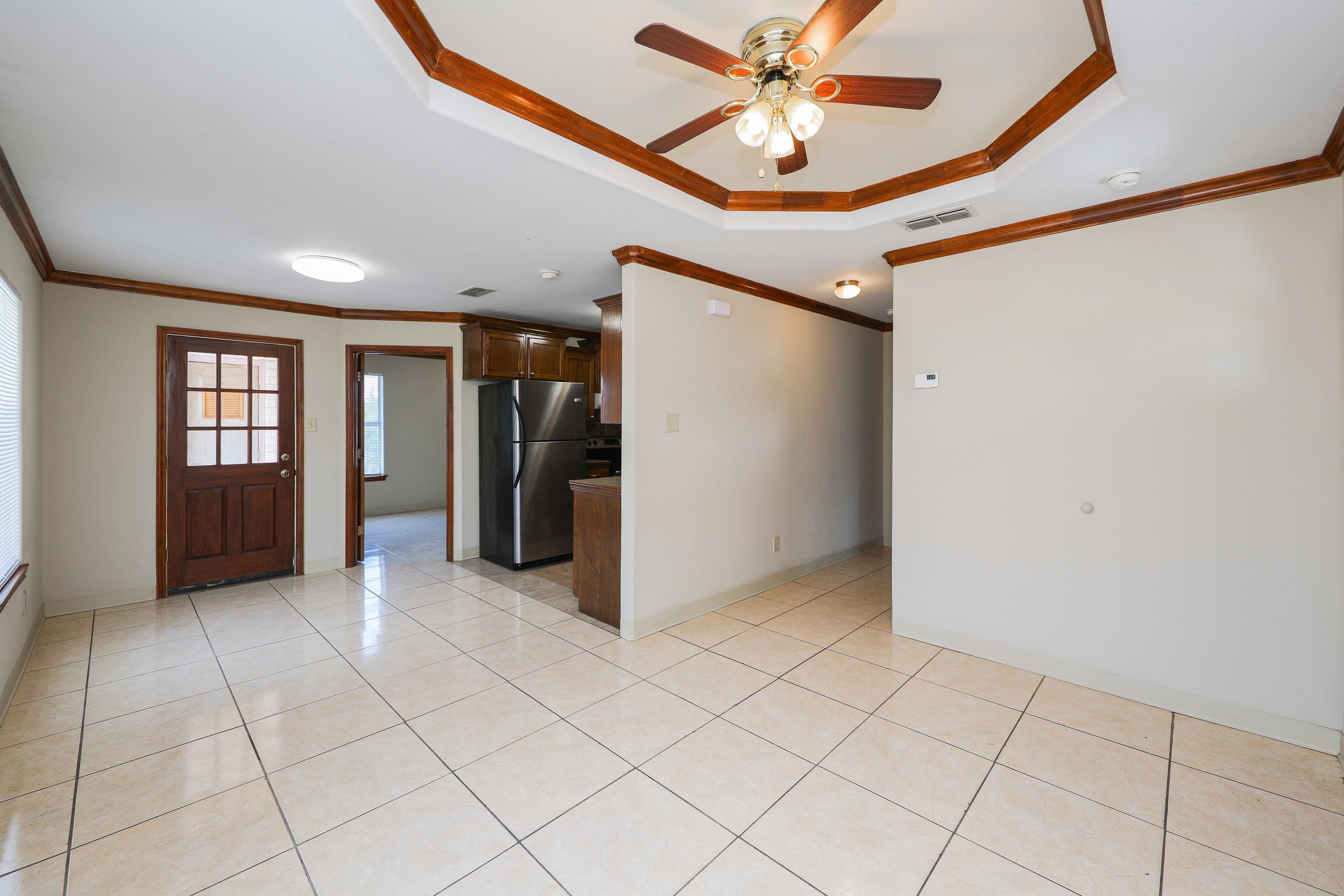 2704 San Agustin Ave Unit: 2