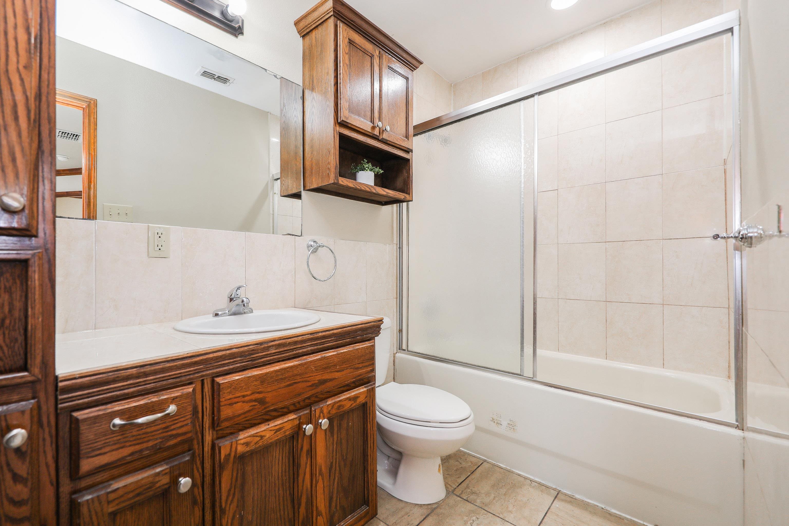 2704 San Agustin Ave Unit: 2