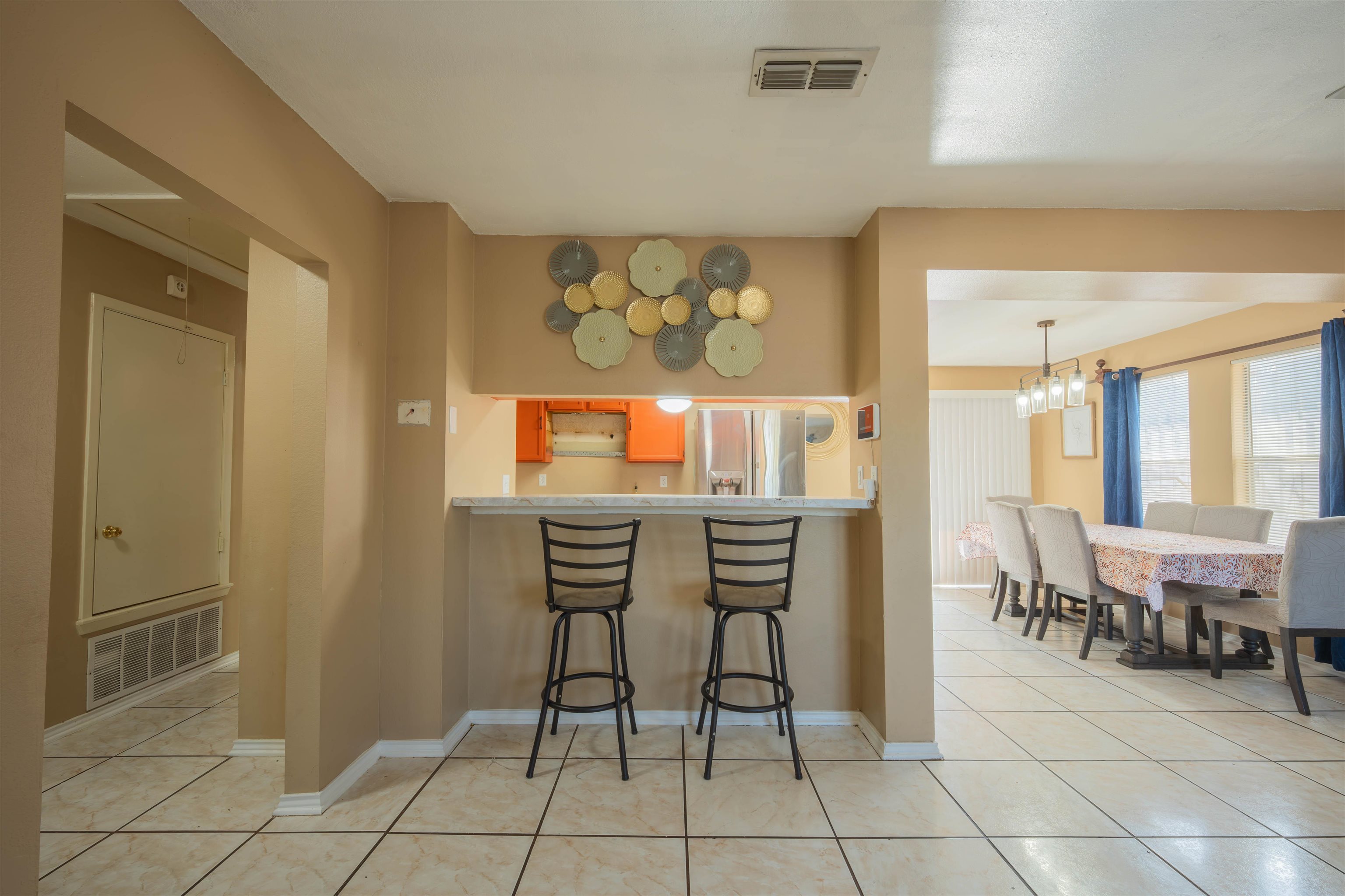 1221 Eisenhower Dr