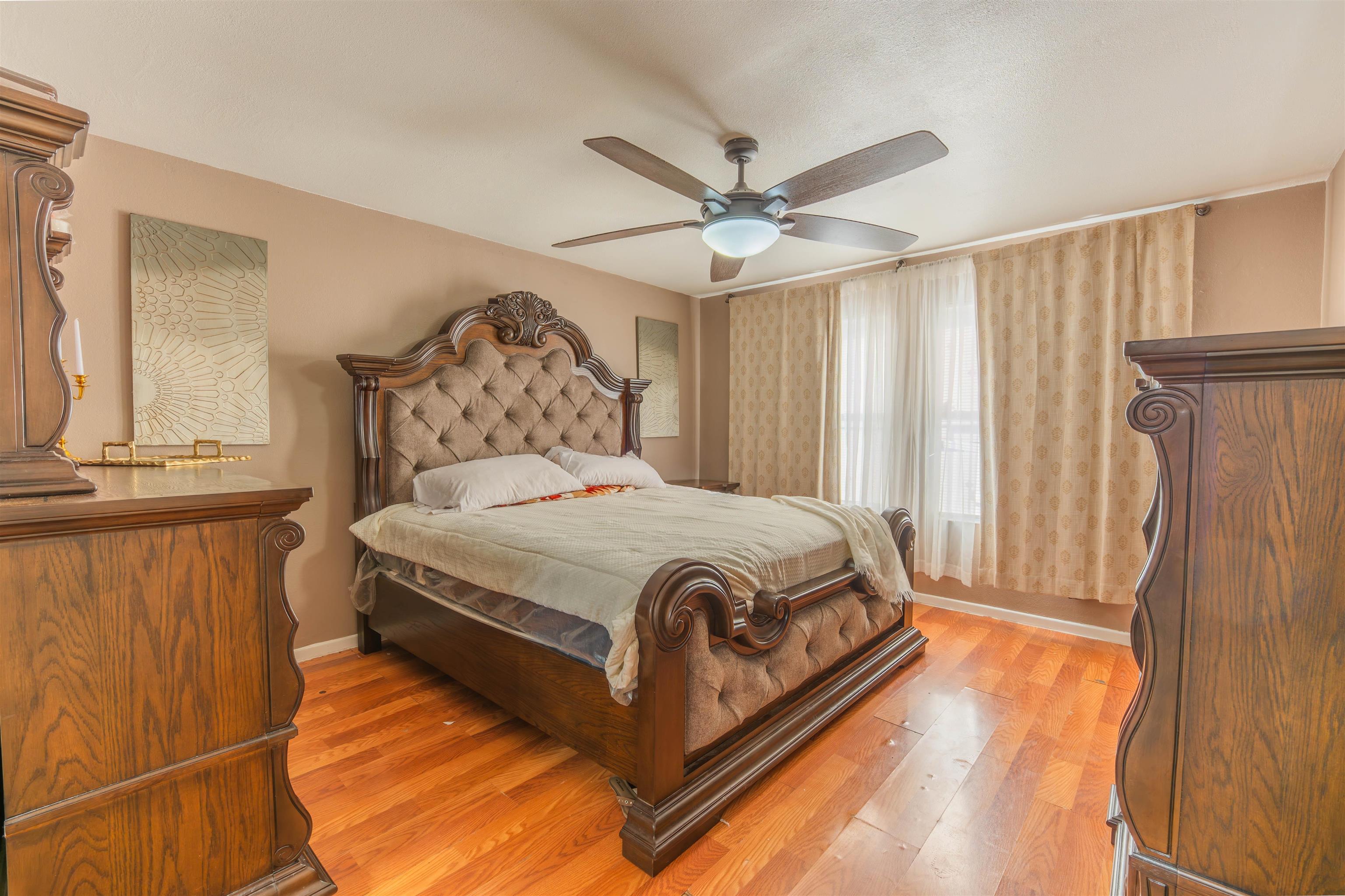 1221 Eisenhower Dr