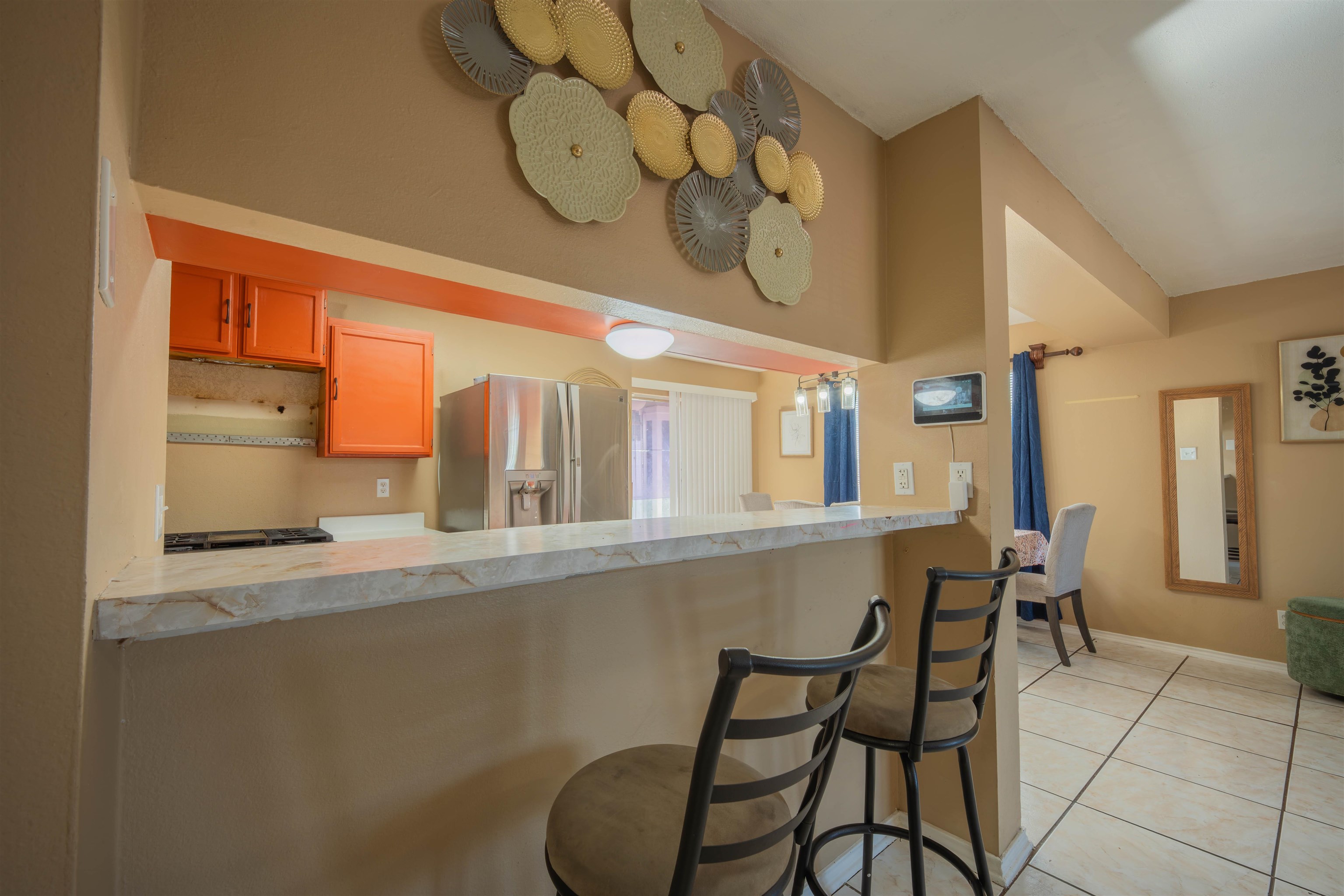 1221 Eisenhower Dr