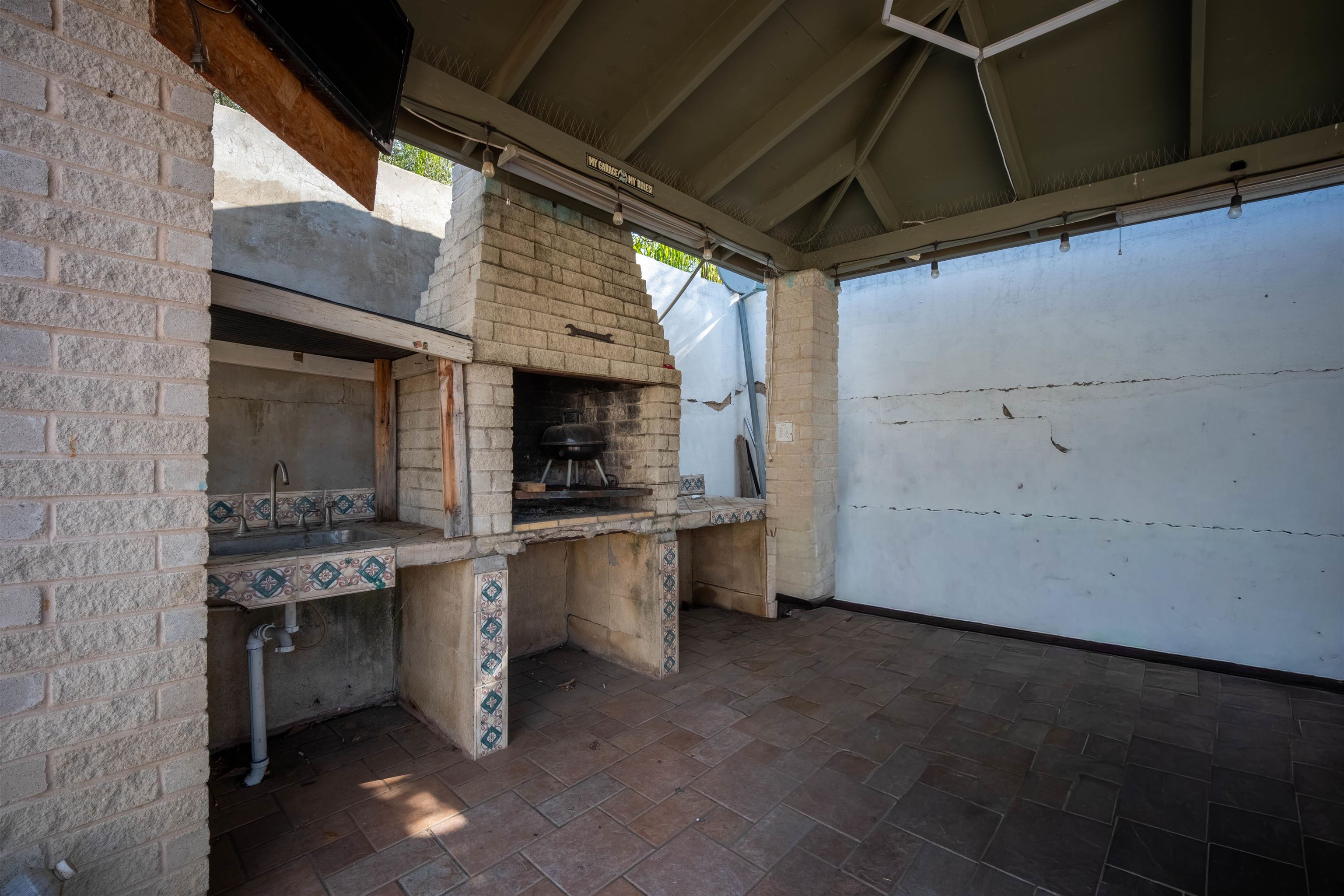 1221 Eisenhower Dr