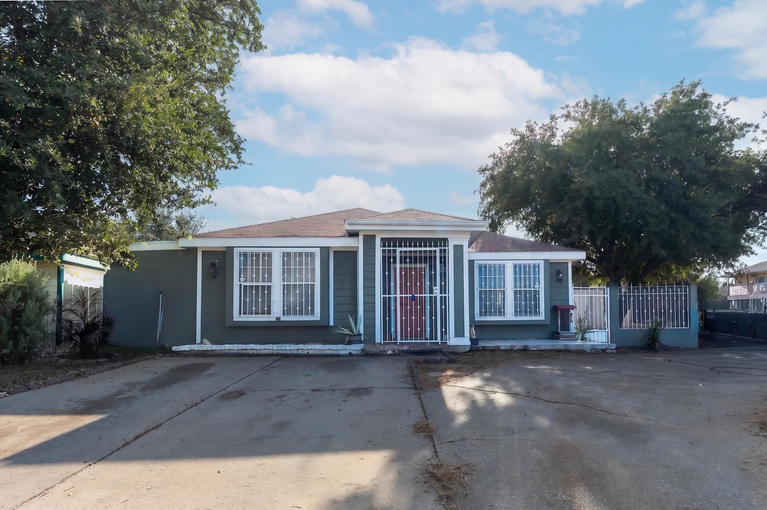 1221 Eisenhower Dr