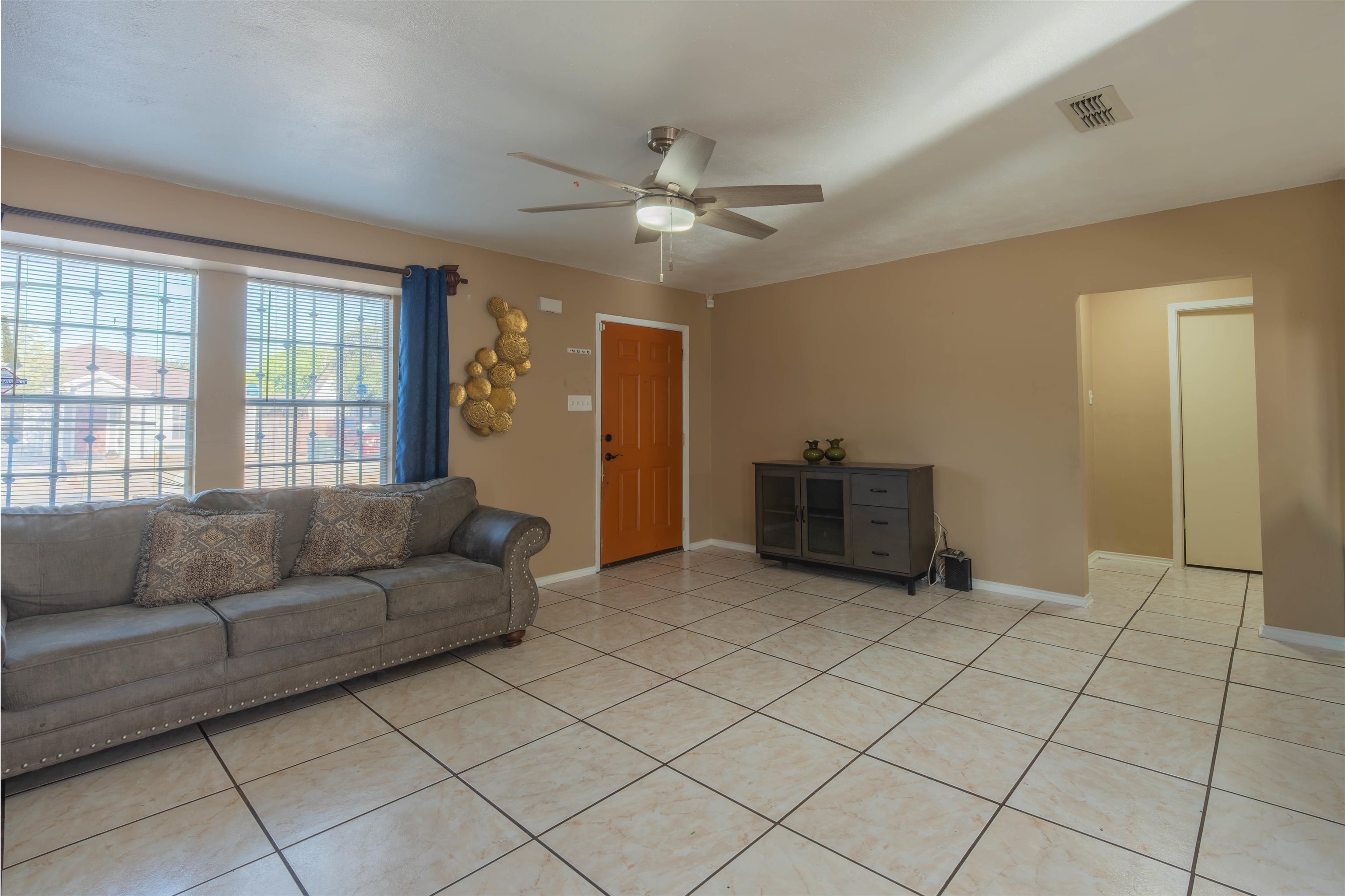 1221 Eisenhower Dr