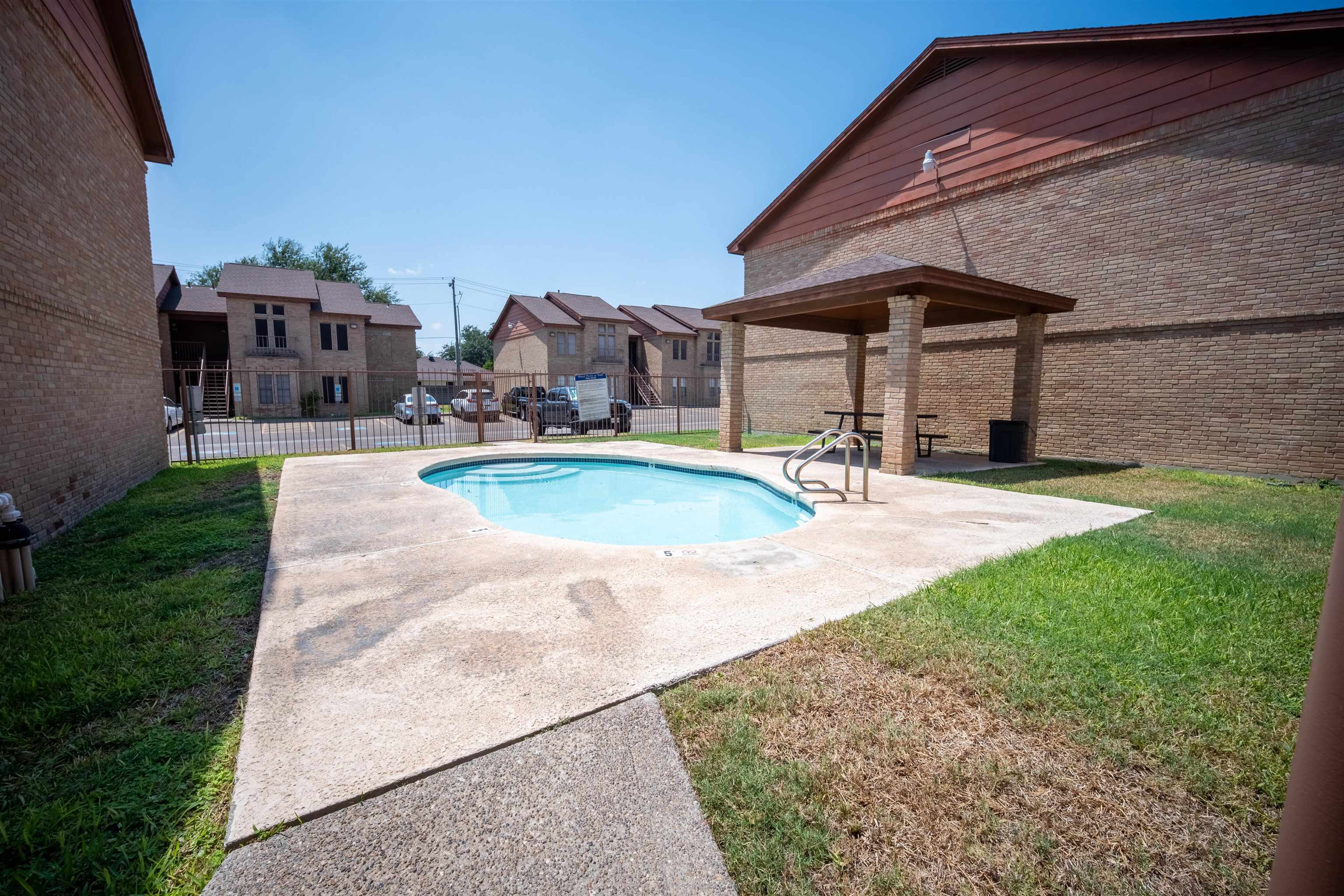 1752 Tiara Trl Unit: 904-1