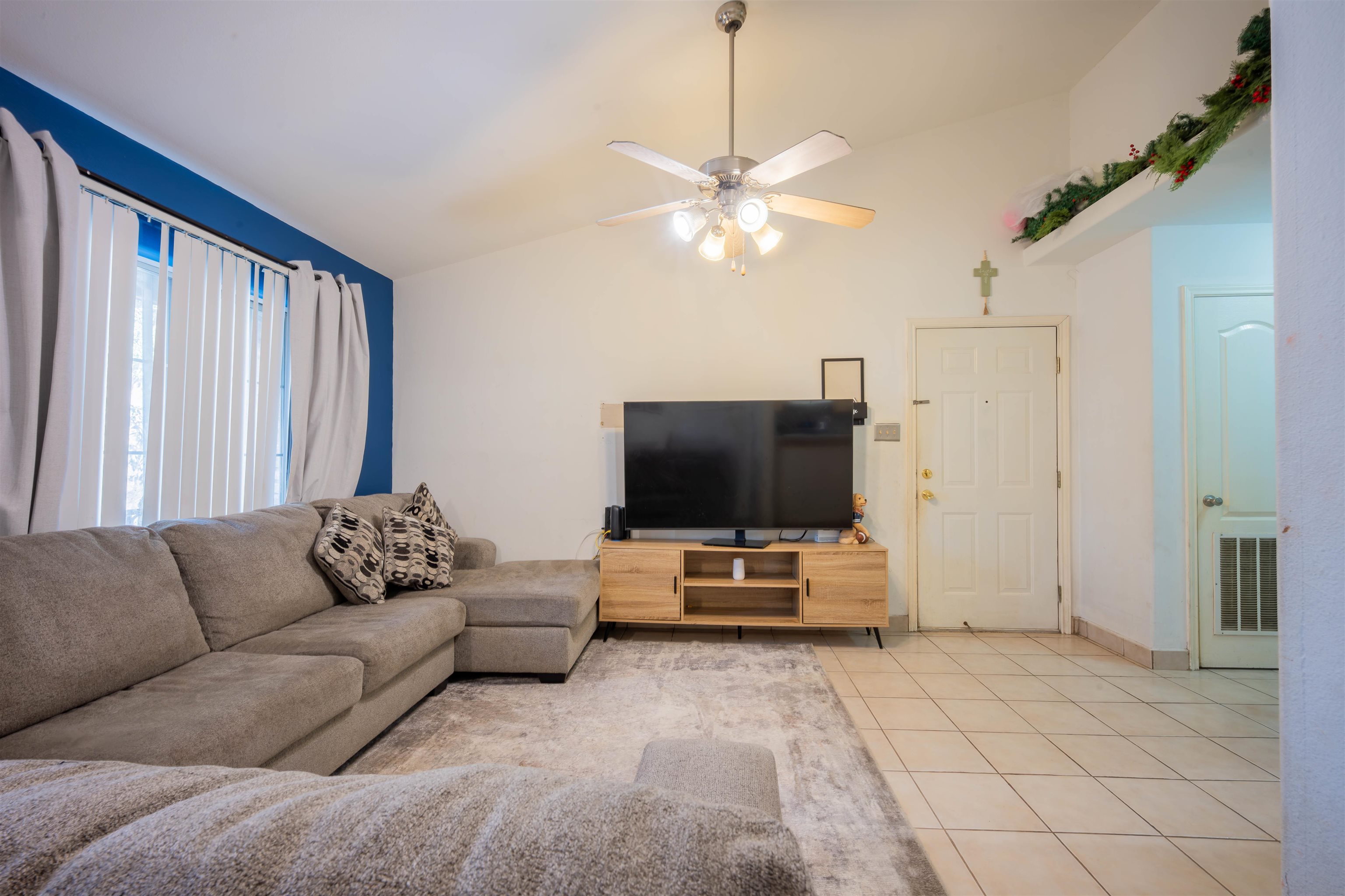 1752 Tiara Trl Unit: 904-1