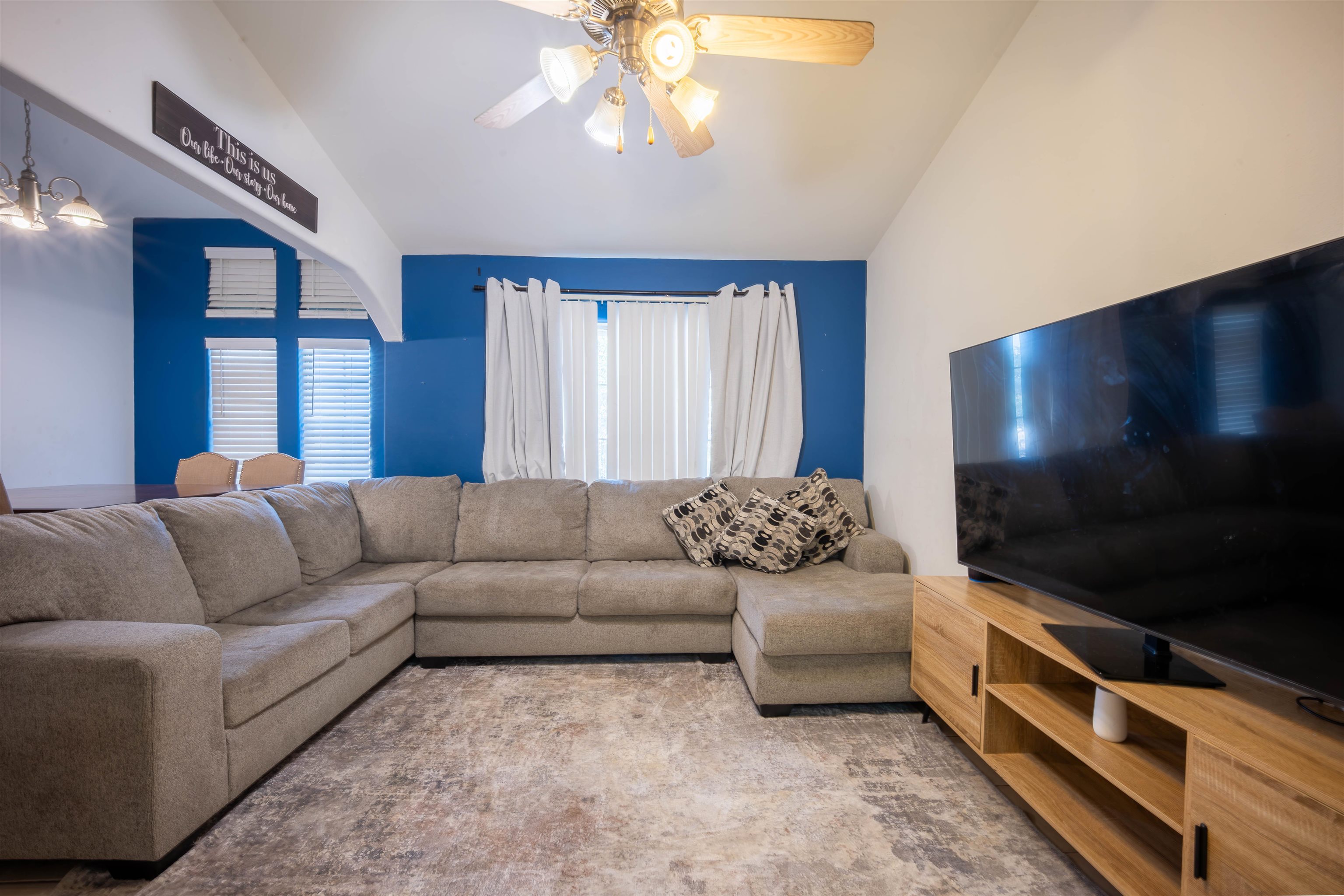 1752 Tiara Trl Unit: 904-1