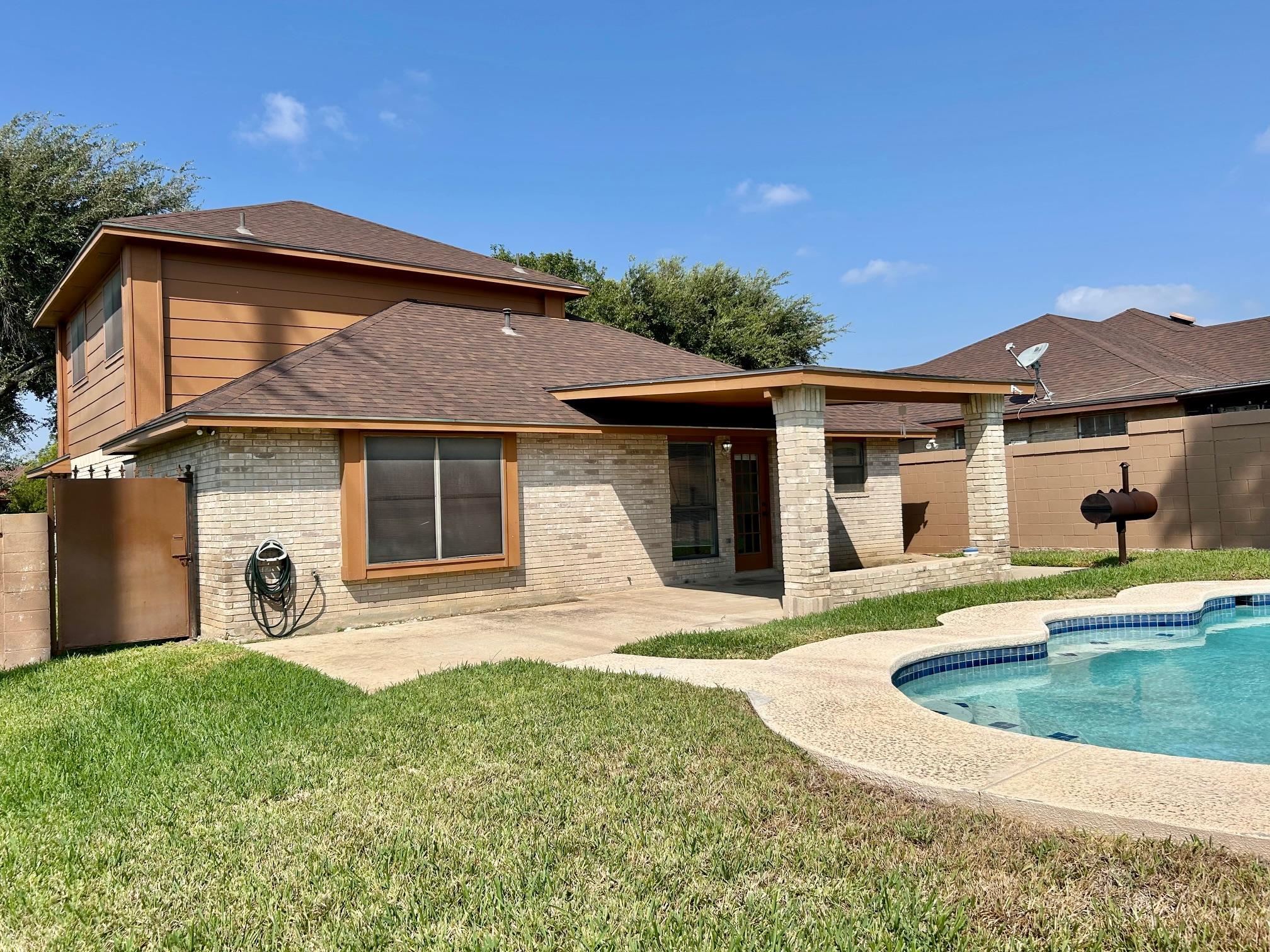 8701 Martinique Dr