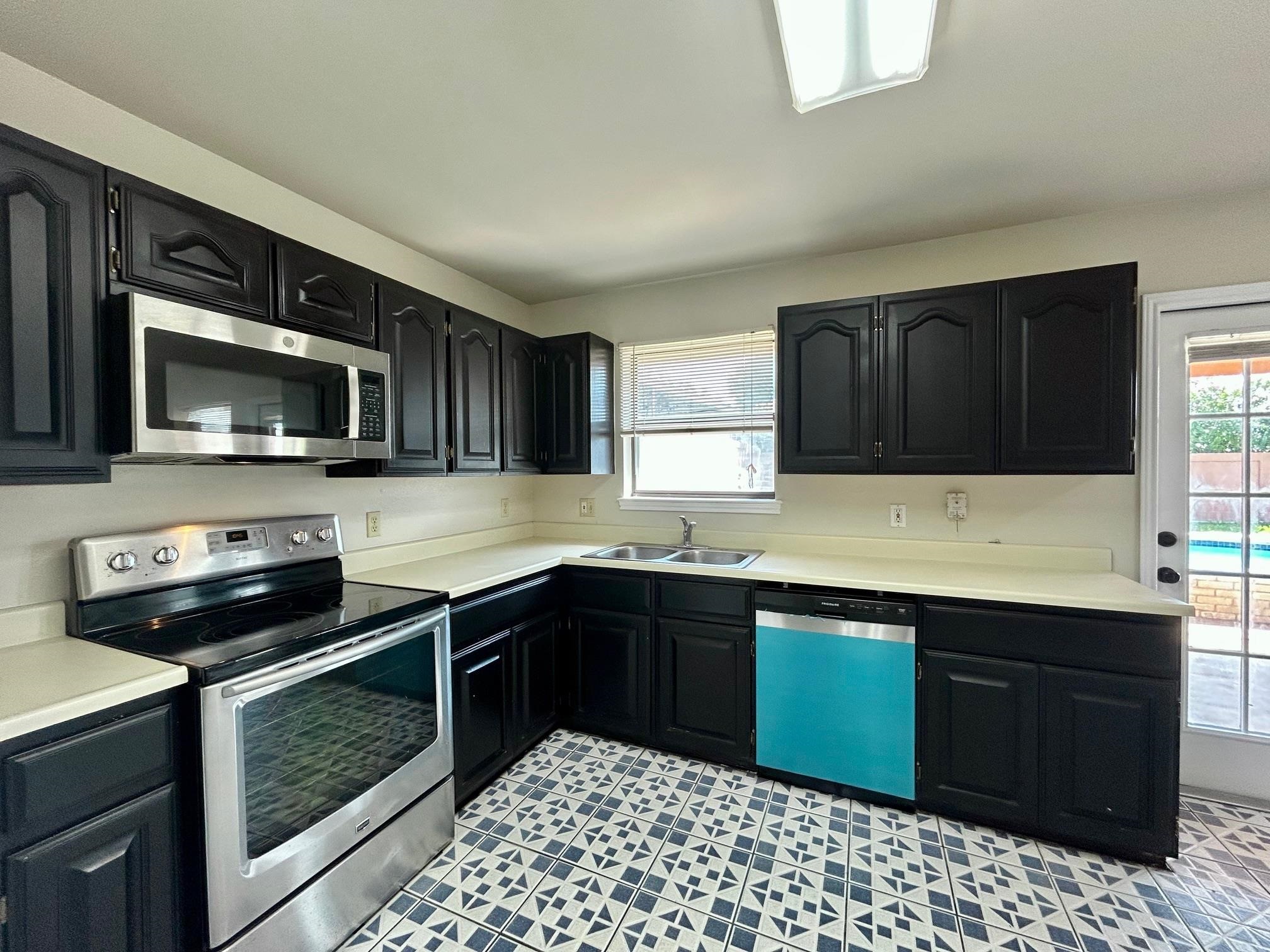8701 Martinique Dr