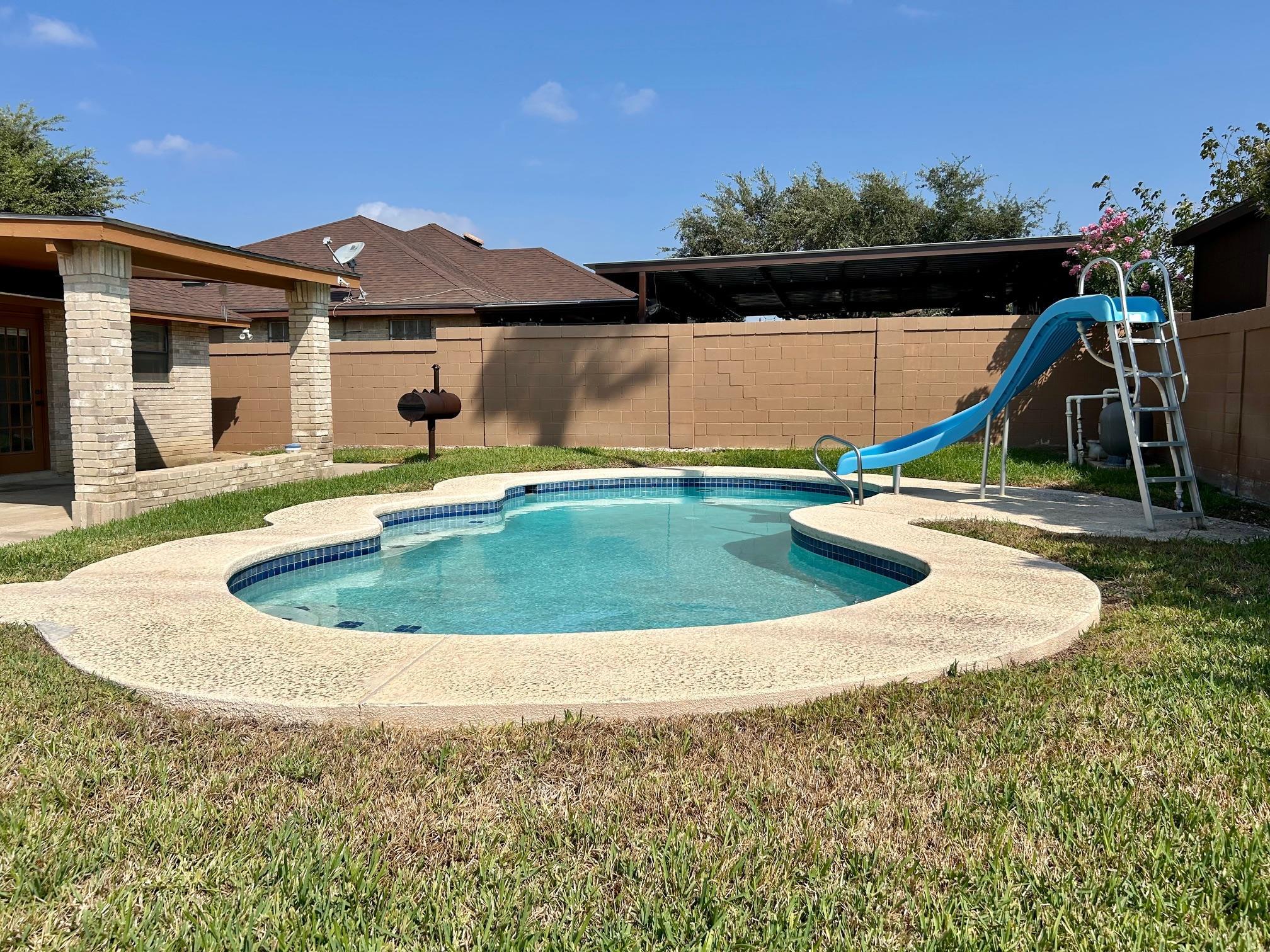 8701 Martinique Dr