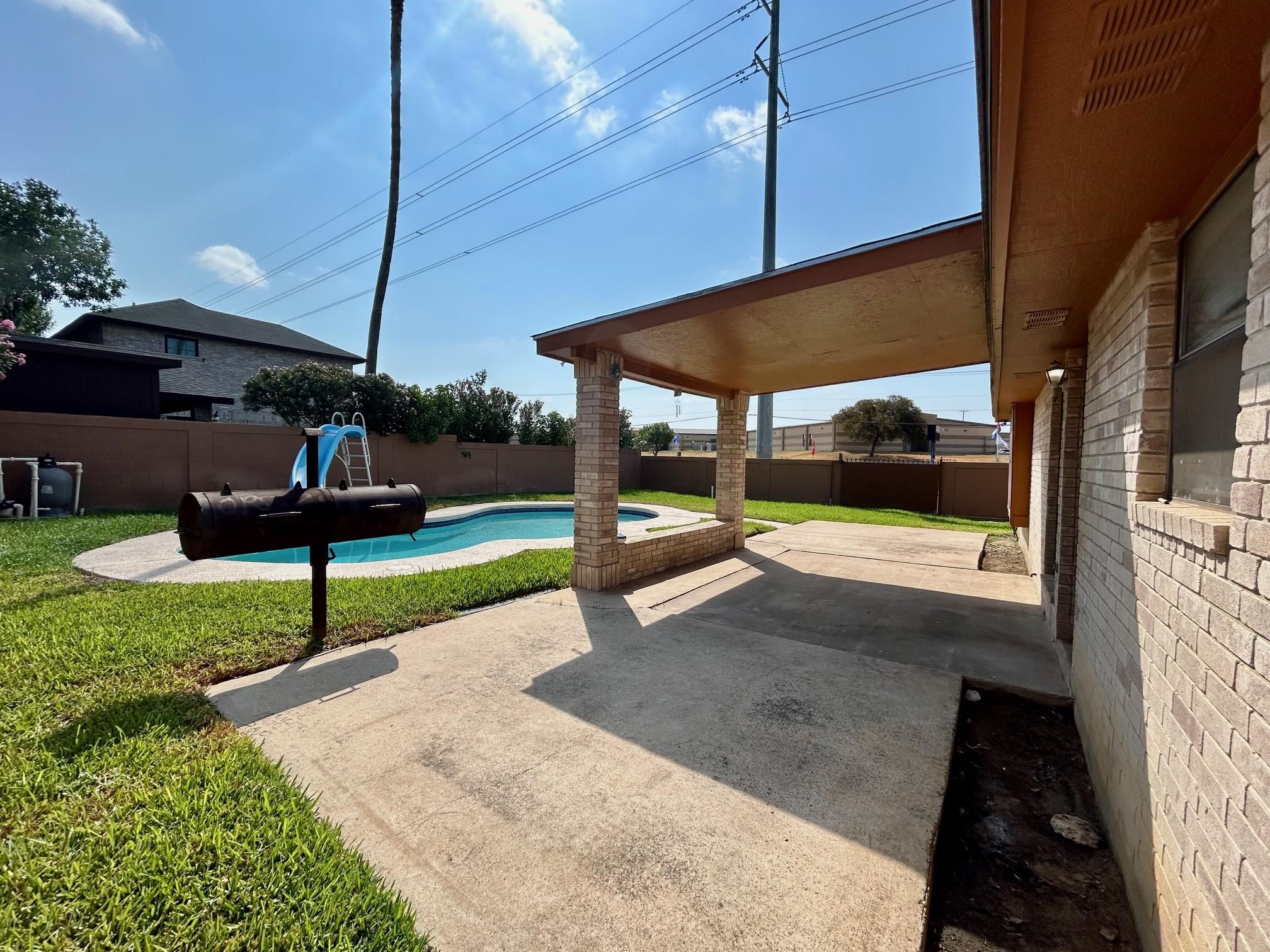 8701 Martinique Dr