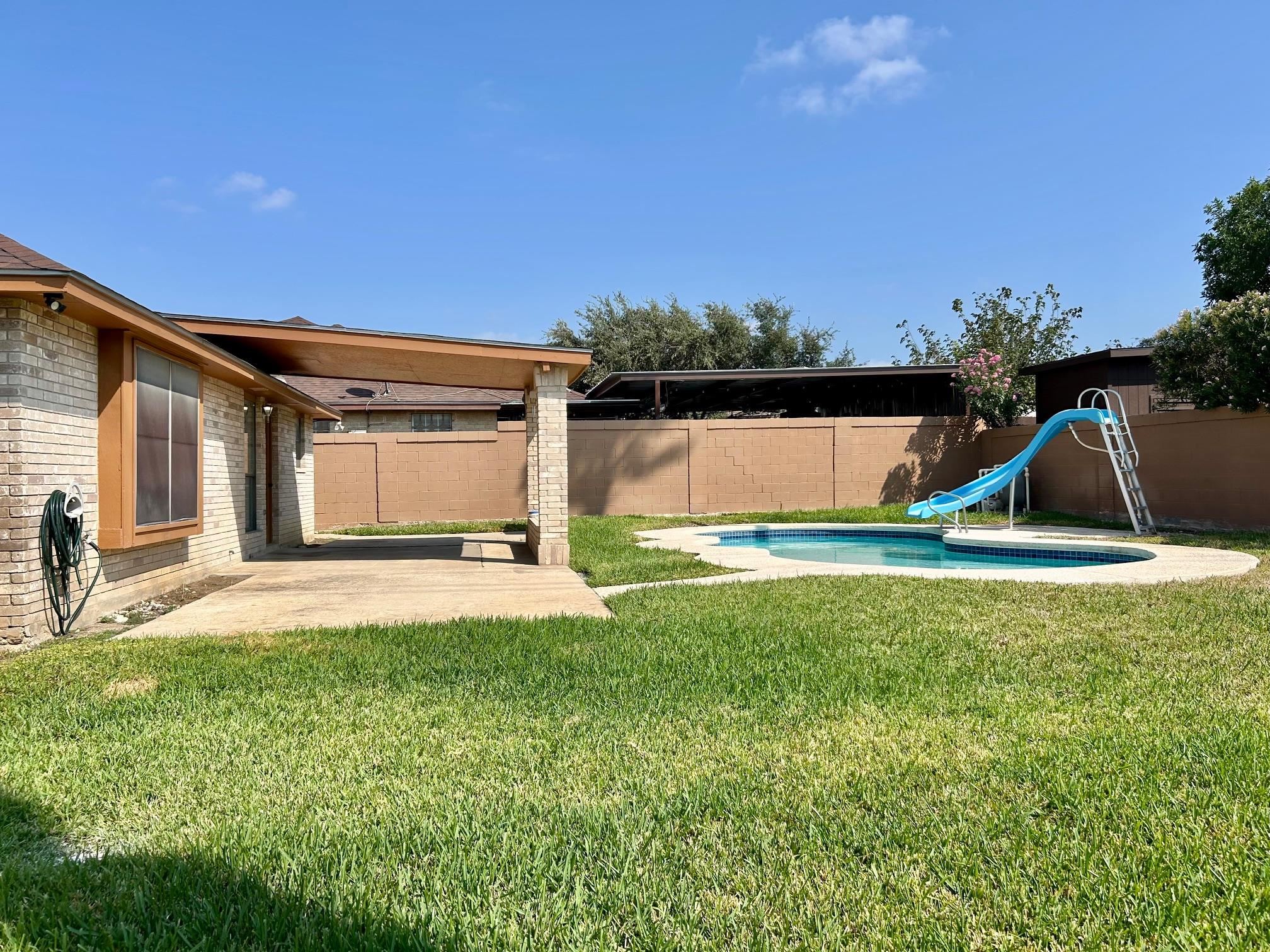 8701 Martinique Dr