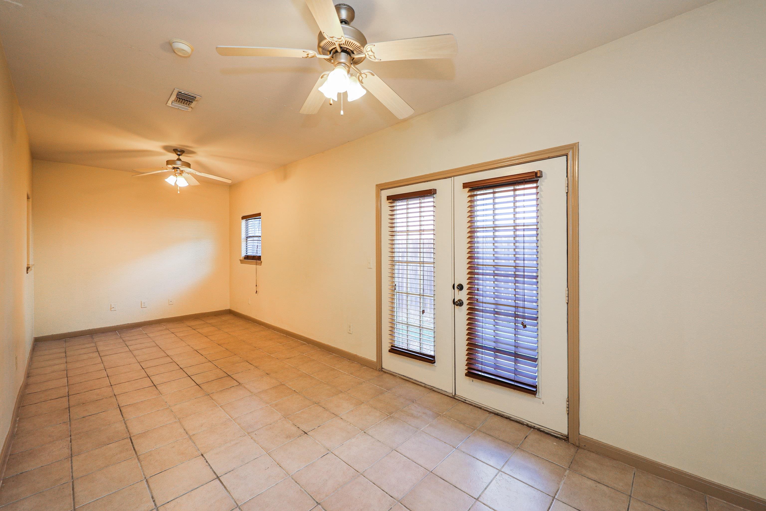 2445 Monarch Dr Unit: 202