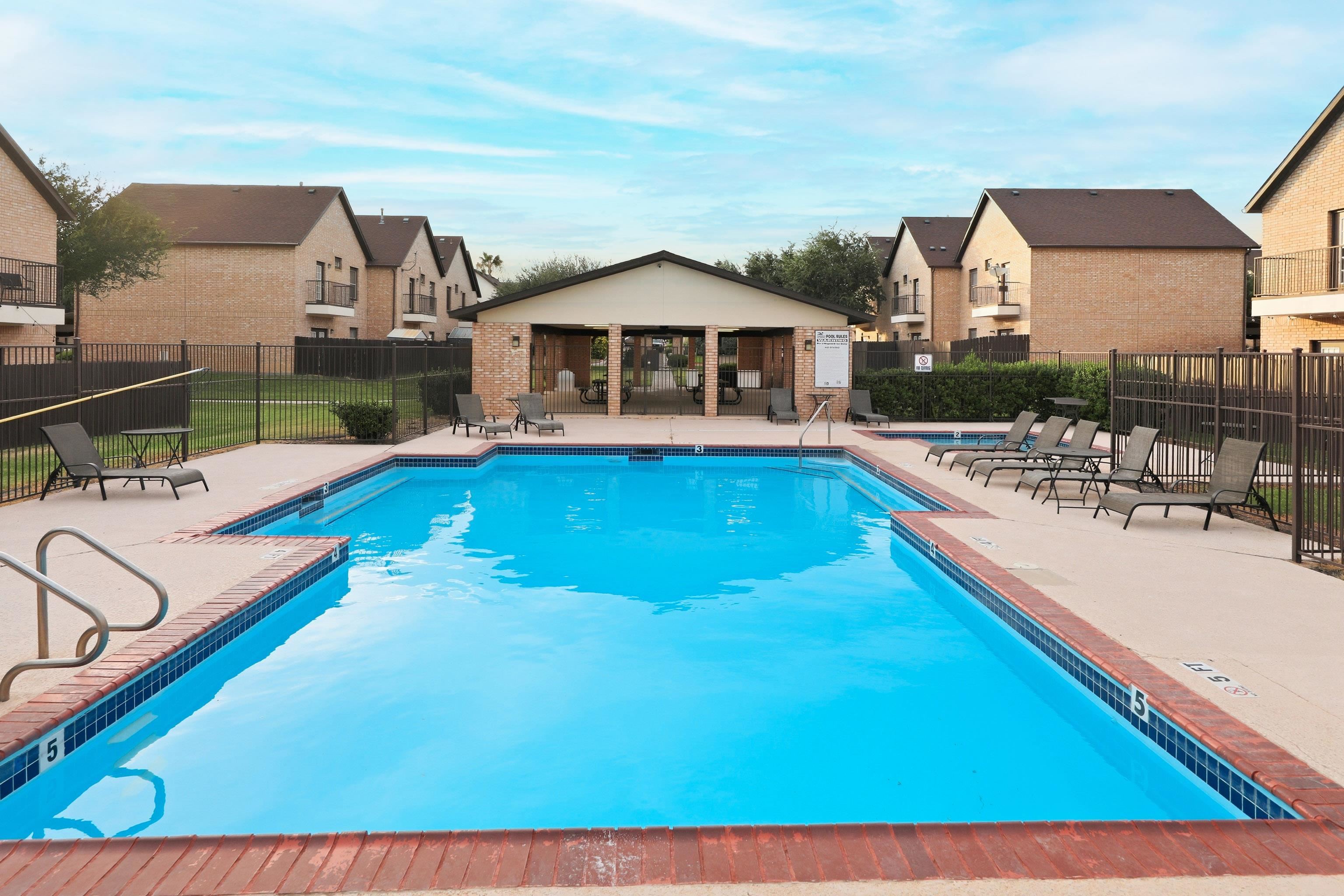 2445 Monarch Dr Unit: 202