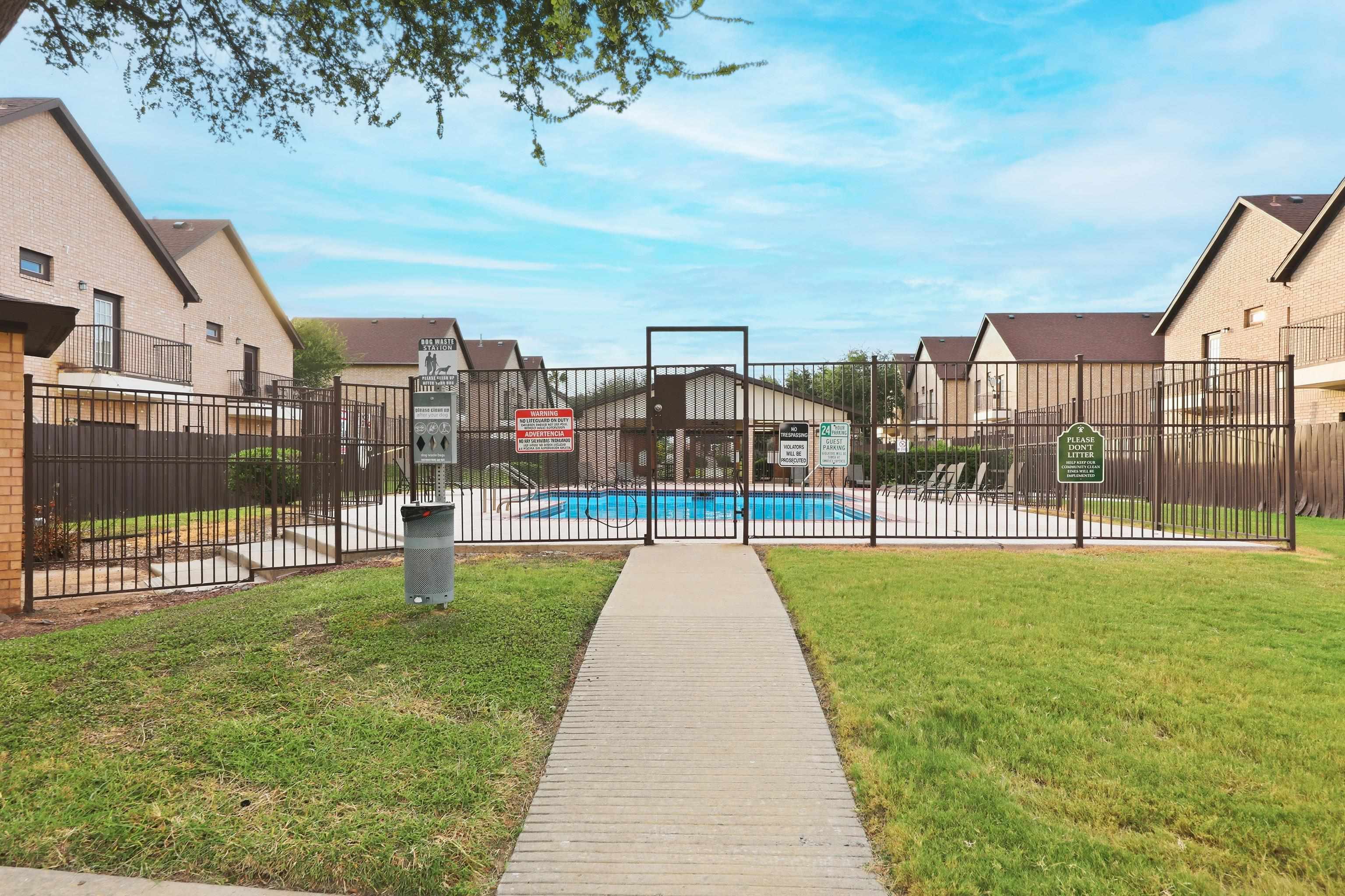 2445 Monarch Dr Unit: 202