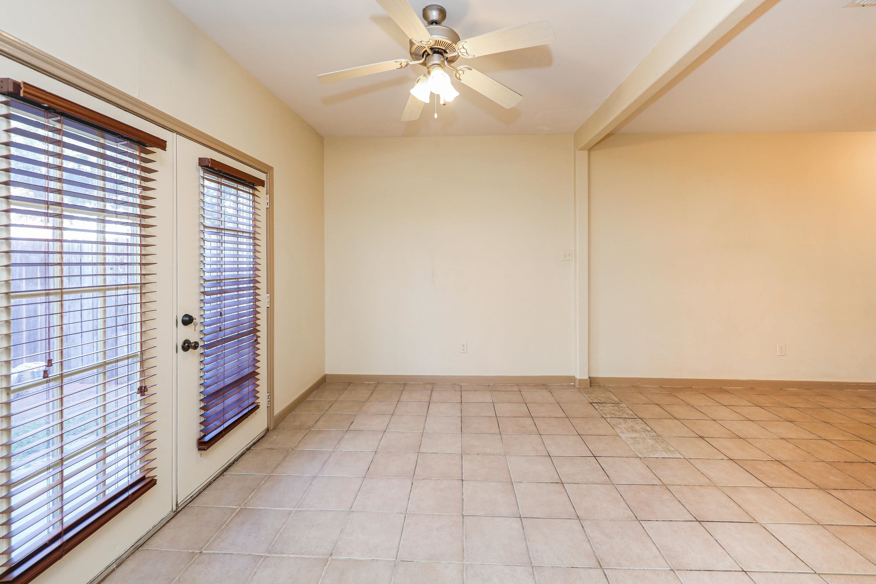 2445 Monarch Dr Unit: 202